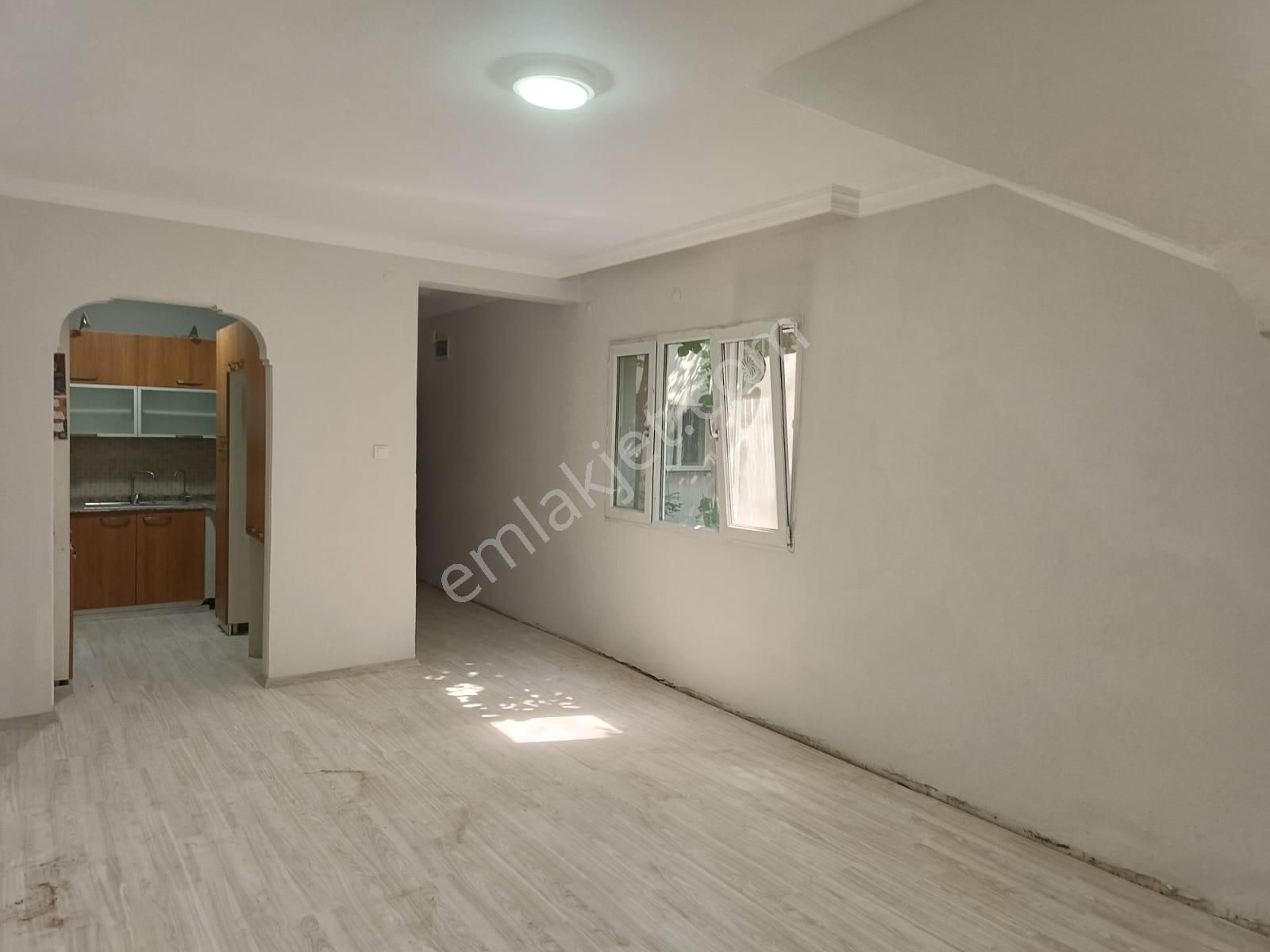 Paşa Gayrimenkul'den Cadde Üzeri Bakımlı Uygun Fiyata Daire 2+1