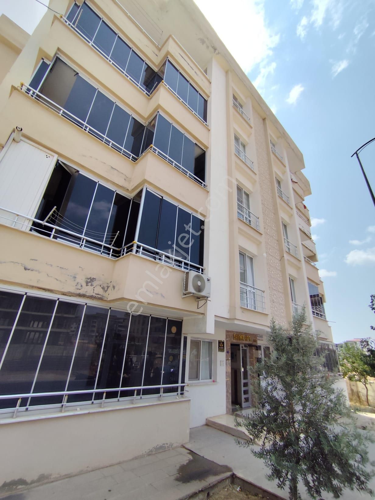 Ayyıldız Emlaktan 2+1 Yeni Beşevler Karakol Yakını