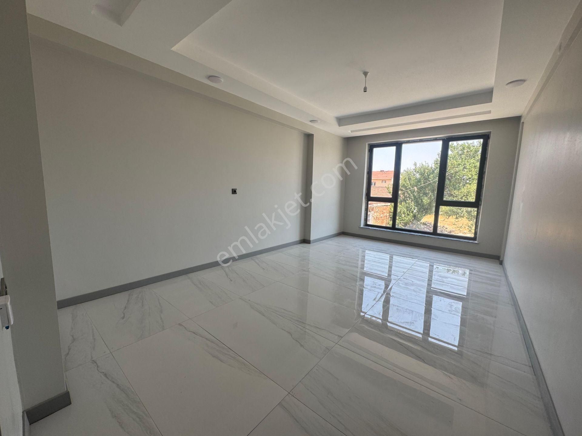 Zincirlikuyu'da Aspava Yakını Bahçeli 4+1 Villa Ro-20