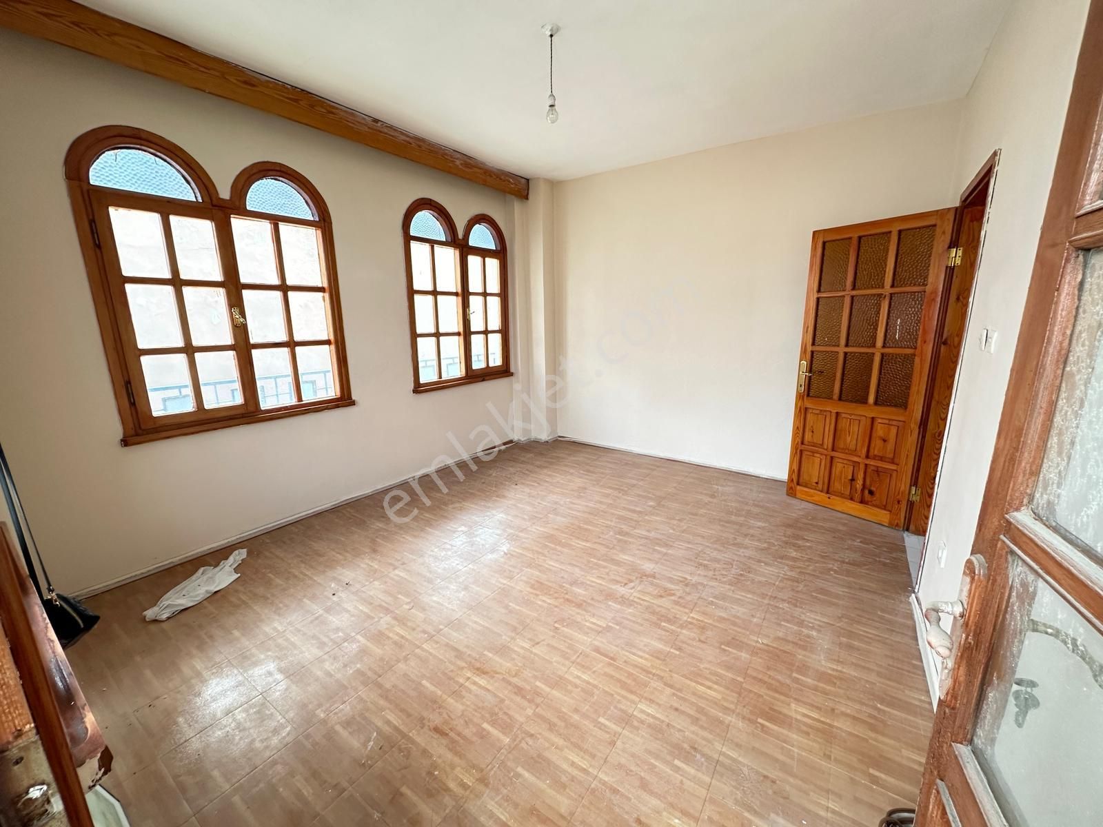 Büyükçekmece Celaliye Mahallesinde Deniz Manzaralı Geniş Teraslı Müstakil Satılık Ev - Görsel 12