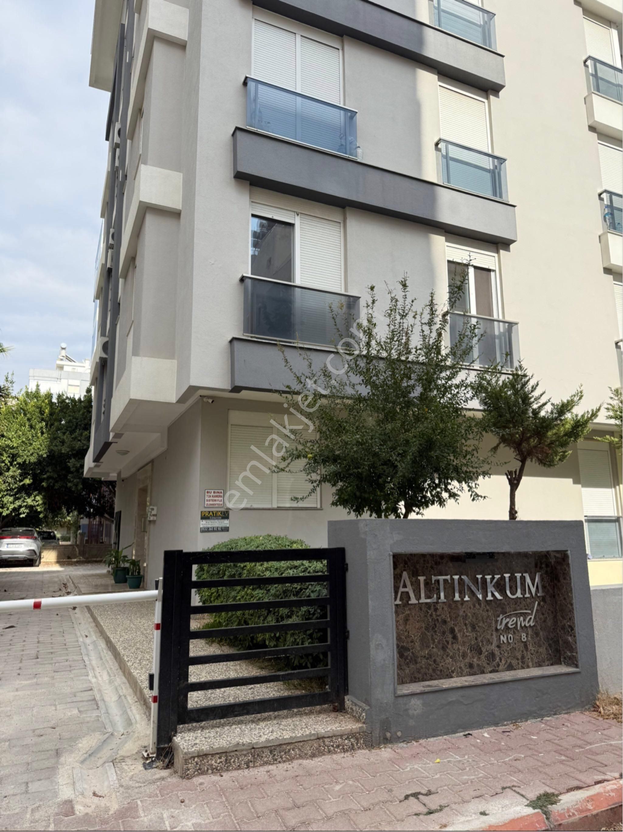 Antalya Konyaaltı Altınkum’da Satılık Daire 3+1 Dubleks