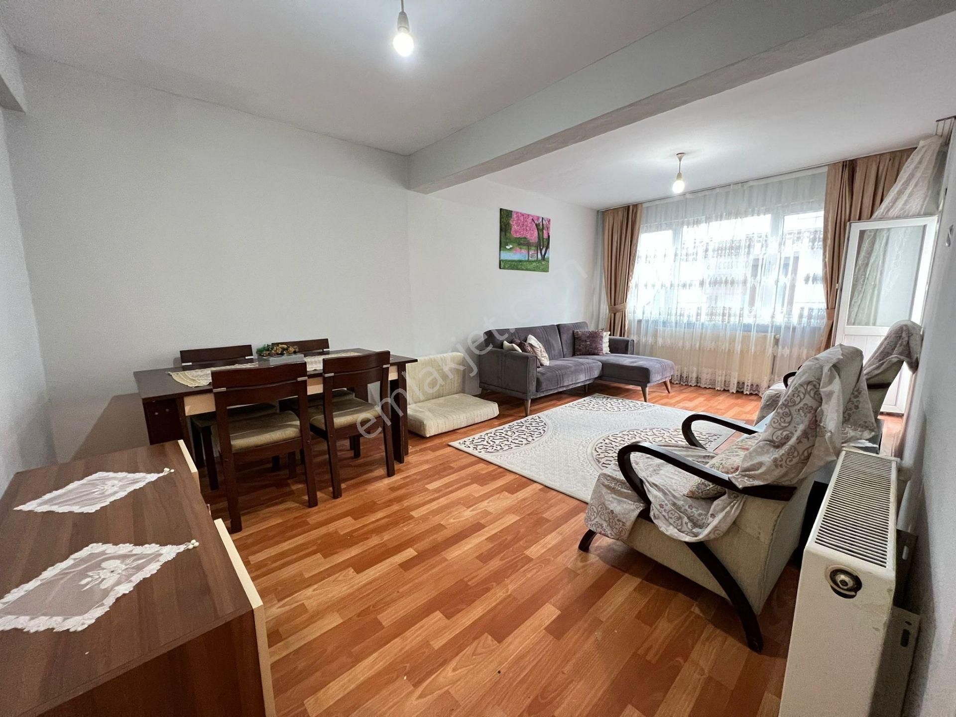 Çeliktepe'de Metroya 5dakika Mesafede,eşyalı Kiralık Daire Artum