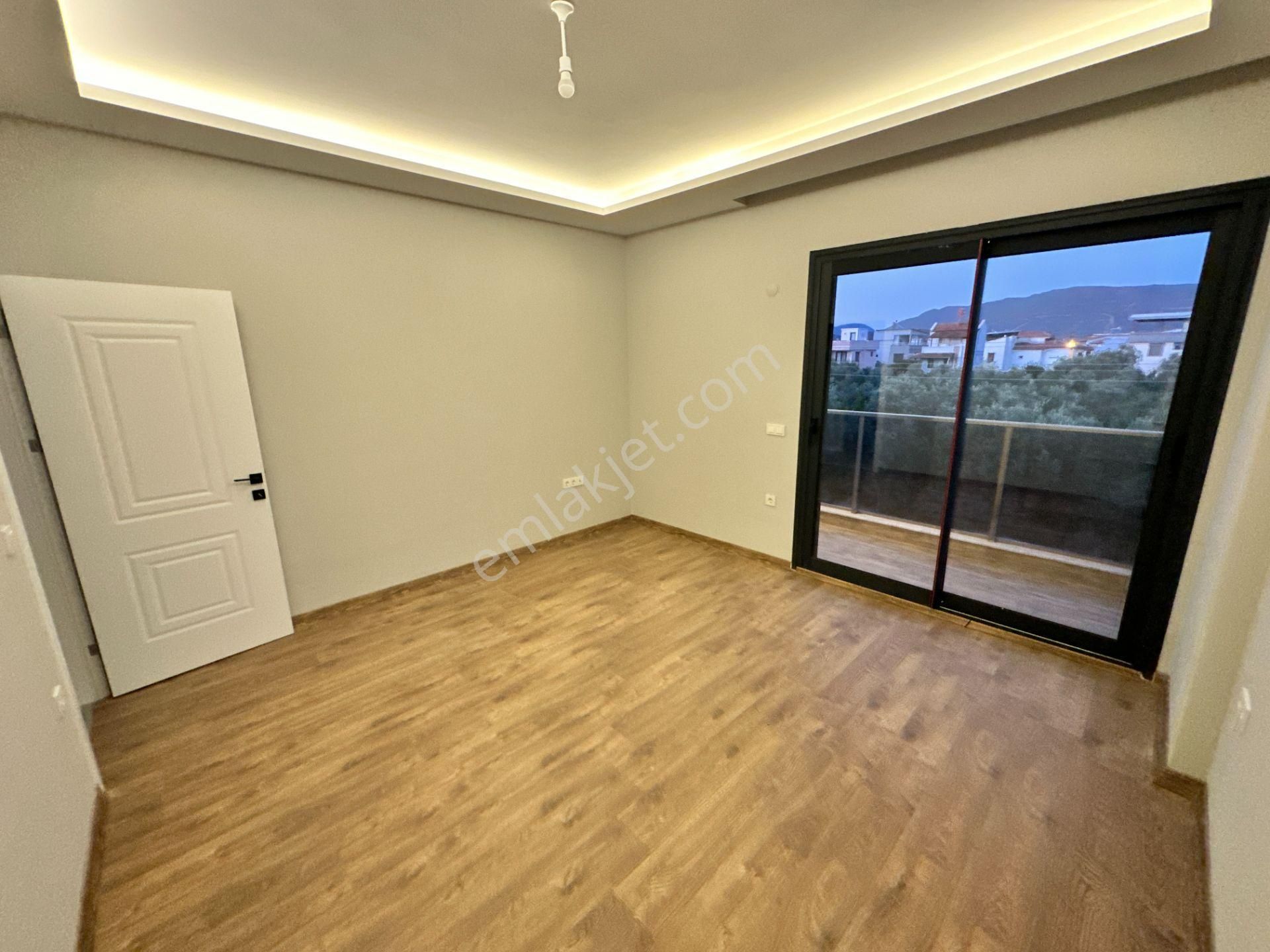 Seferihisarda Müstakil Bir Yaşam Başladı / Havuzlu Müstakil 3+1 Villa /300m2 Arsa İçinde - Görsel 25