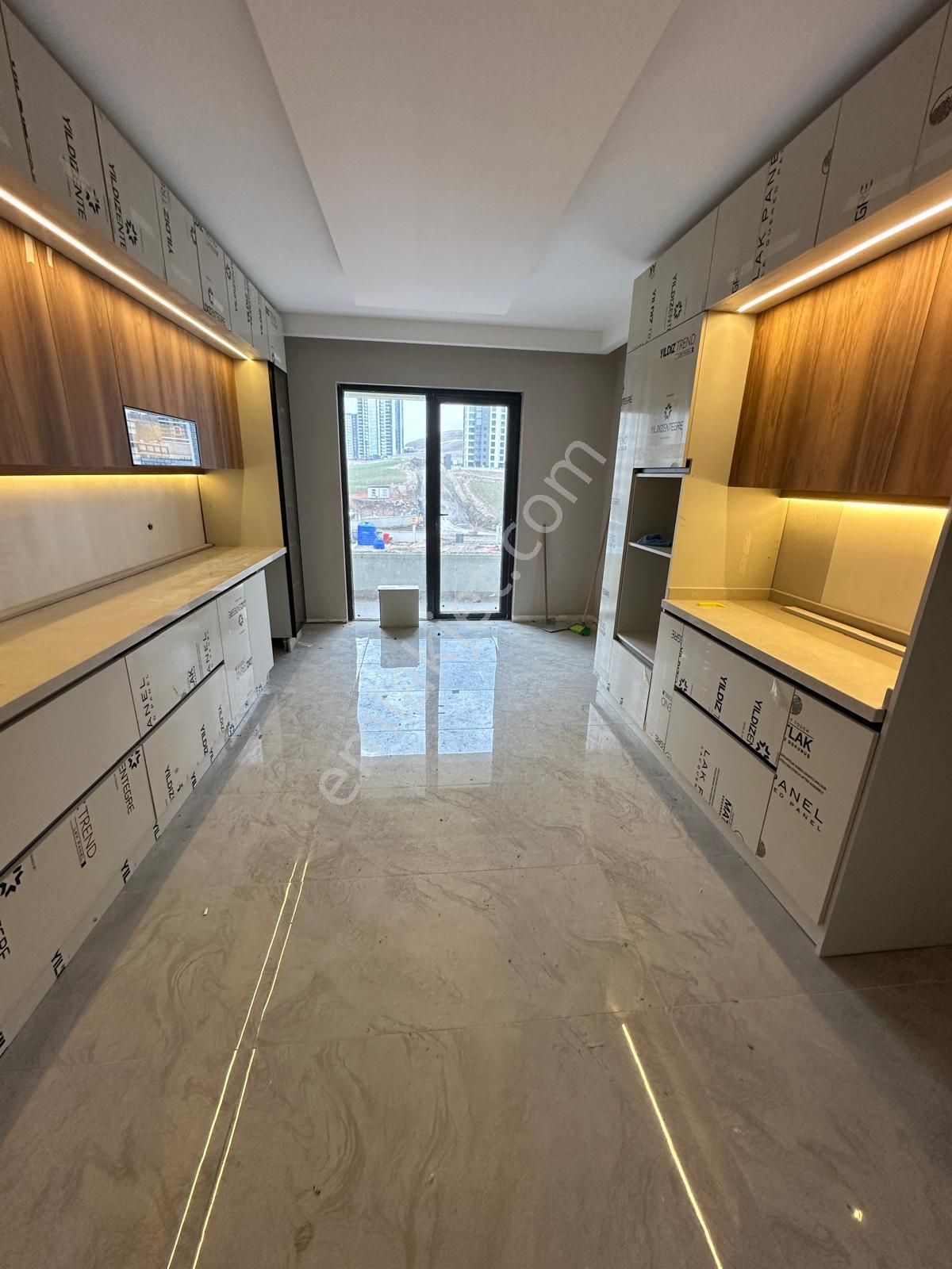 Y.mahalle Yuvaköy'de Ultra Lüx Yapılı Sıfır Site İçi 4+1 Satılık Daire
