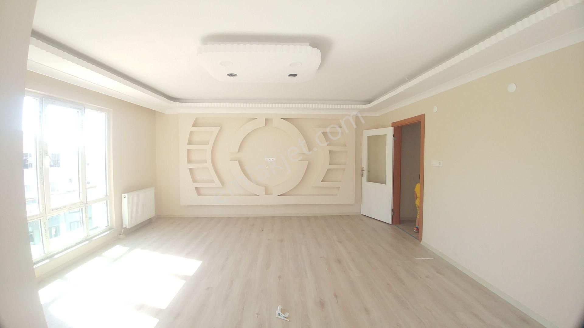 **eryıldız Gayrimenkul'den Lemar Avm Ve Okullar Bölgesinde Merkezi Konumda Kiralık Lüx 2+1 Ön Cephe