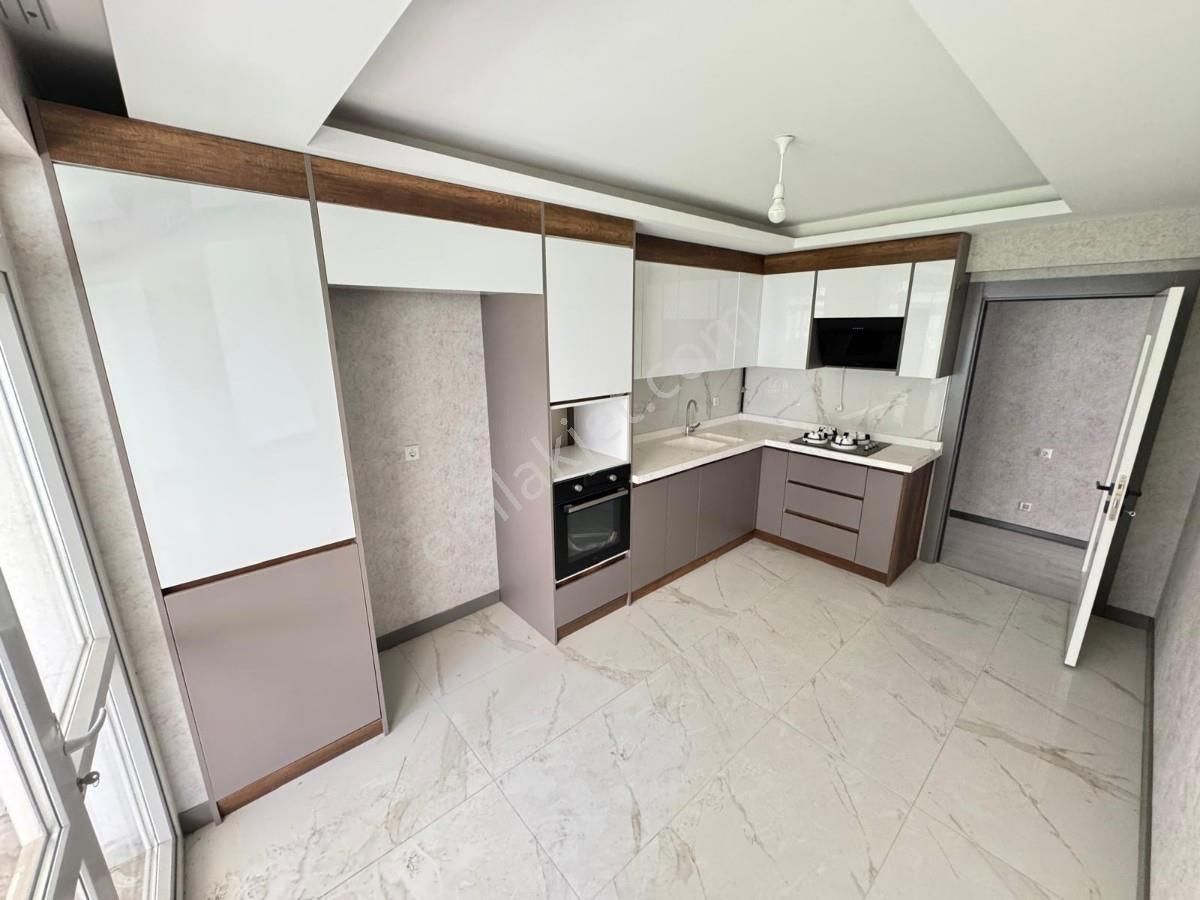 Pınarbaşı Mah Sıfır Bina 3+1 Y.giriş İskanlı Ful Yapılı