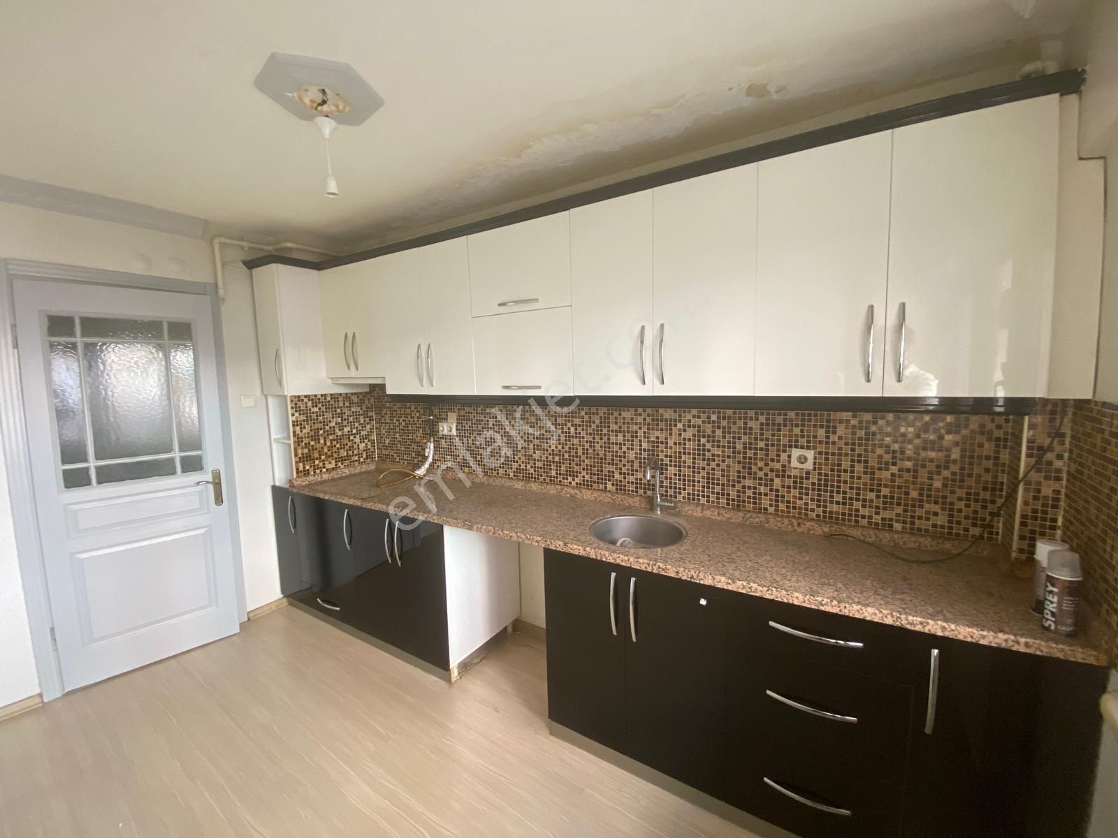 Yarhasanlar Mahallesi 3+1 130 M2 5katlının 2 Katı Kapalı Mutfak Balkonlu Özelikli