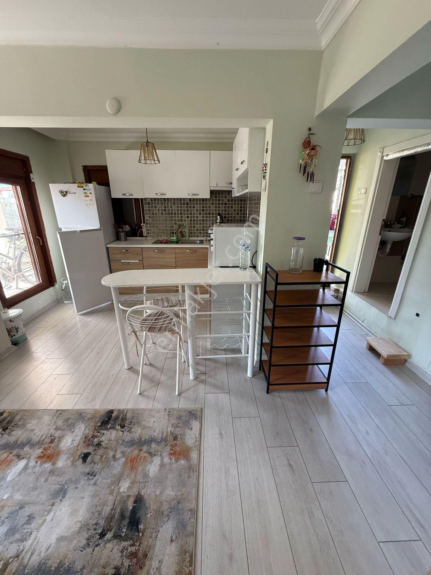 Ayvalık Sahilkent'te Full Eşyalı Kiralık Bahçe Katı - Görsel 11