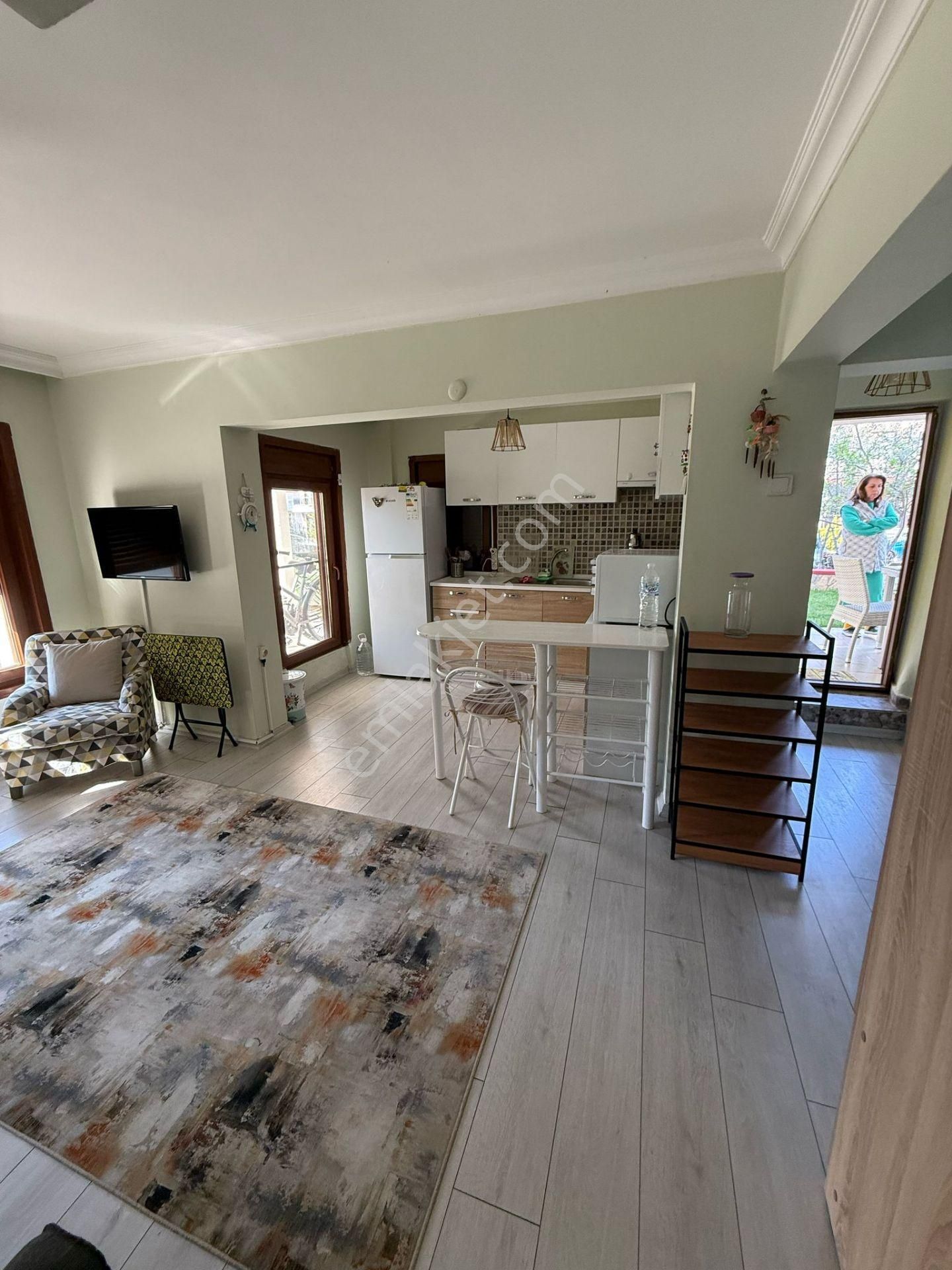 Ayvalık Sahilkent'te Full Eşyalı Kiralık Bahçe Katı - Görsel 3