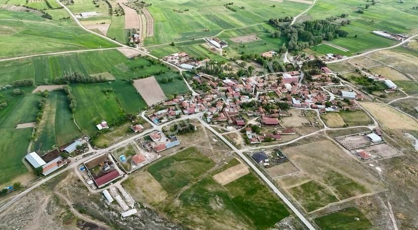 Afyon Başmakçı Hırka Köyü İmarlı Arsa