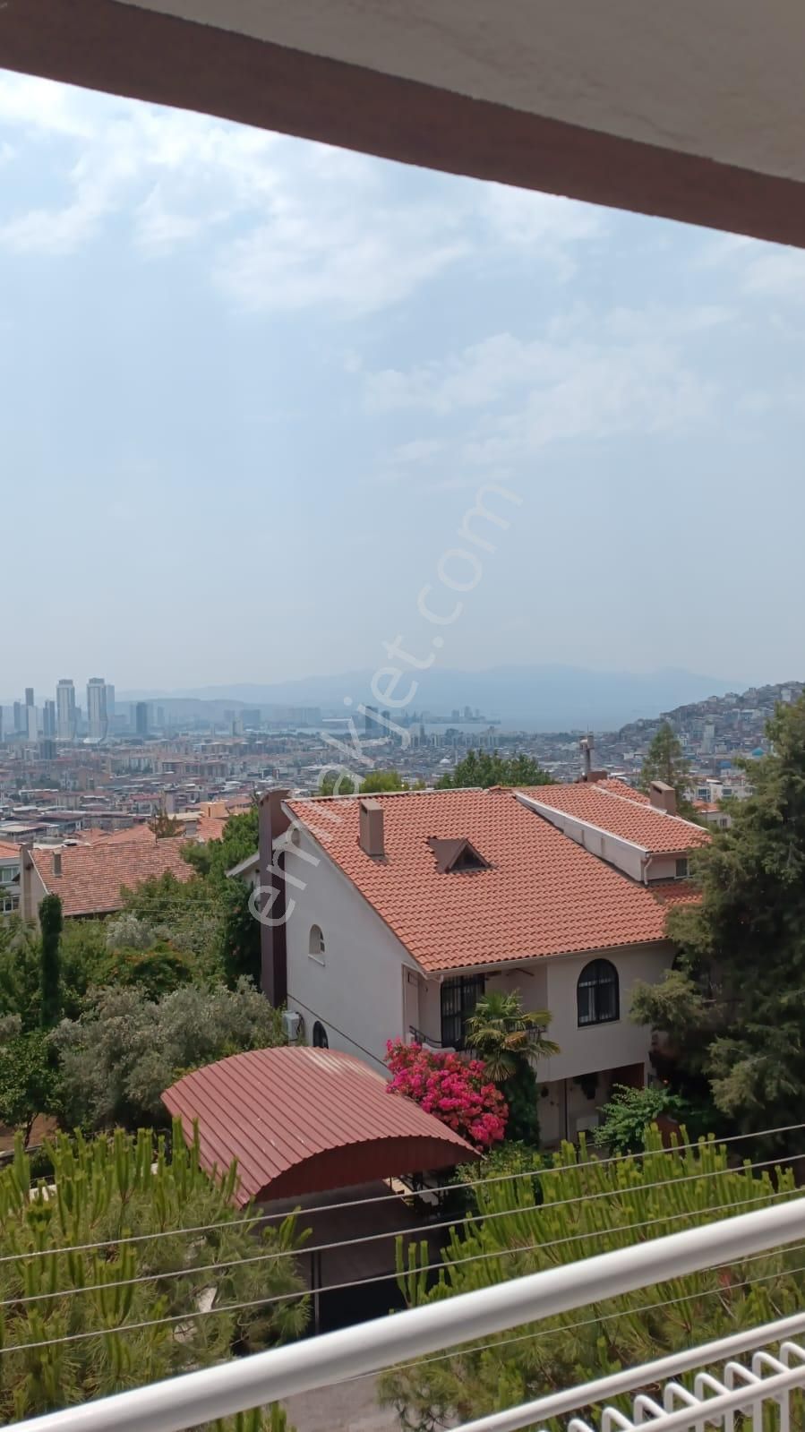 Bornova Atatürk Mah. 3+1 Köşe Ve Deniz Manzaralı Kiralık Daire