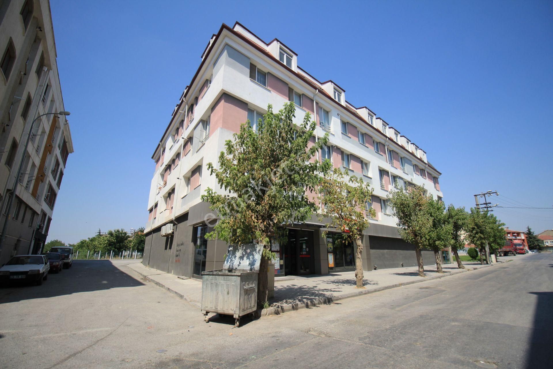 Esgyo'dan Sütlüce Mah Kanallı Sok. Bim Üstü 1+1 Eşyalı Daire