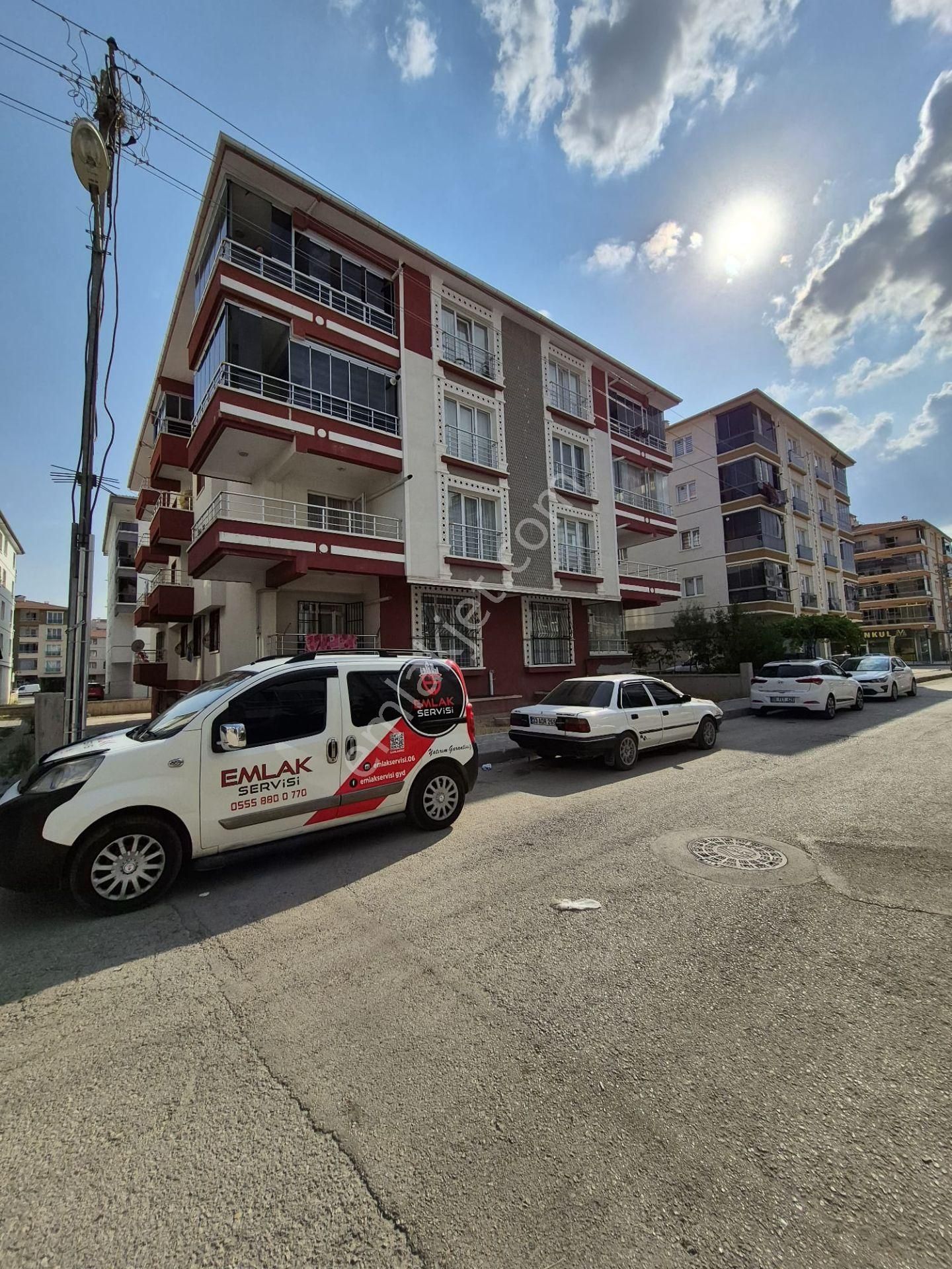 Emlak Servisi'nden 29 Ekim Mah Kredi Limitsiz 3+1 / 2.ara Kat Daire