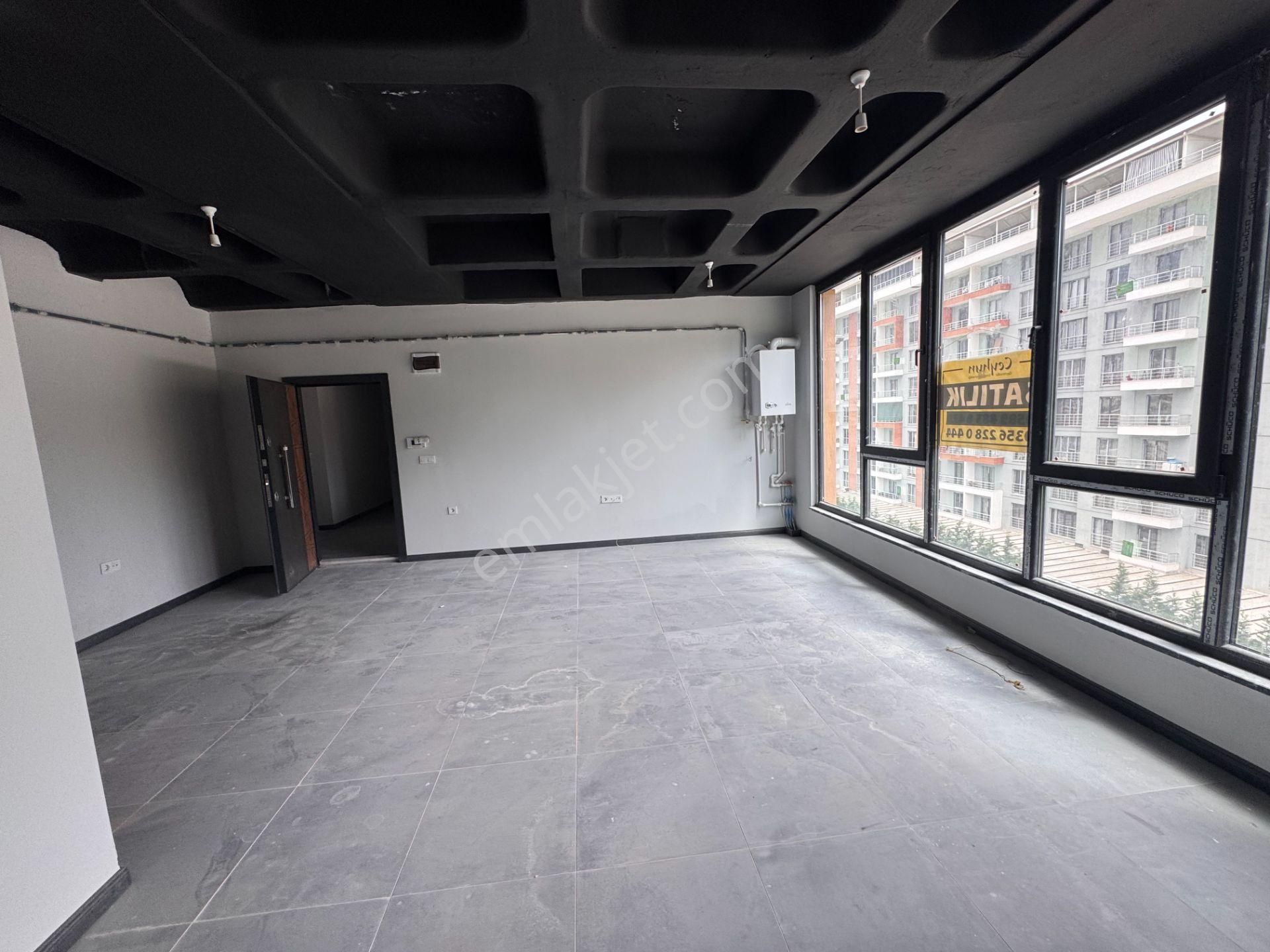 Tokat Turhal Anayol Üzerinde Loca Suit Önünde 1+1 Kiralık