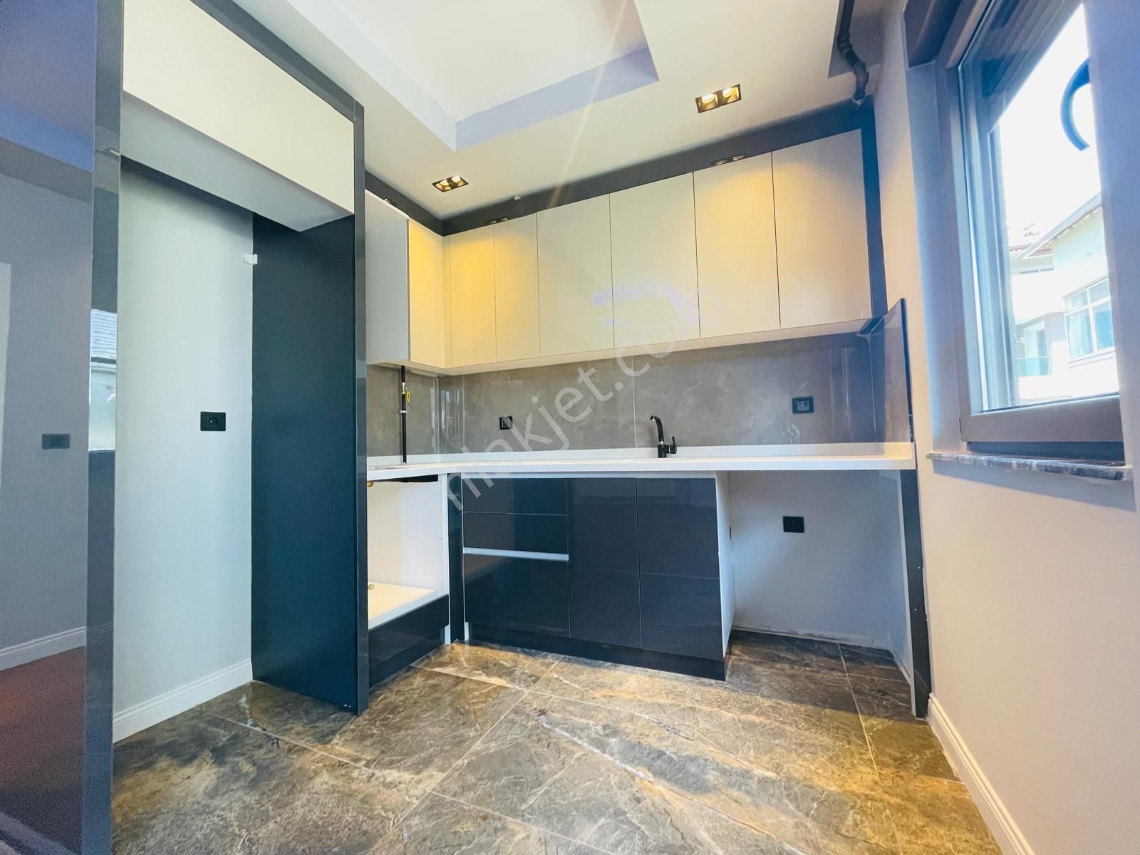 Mevlana Çorbacısı Arkası Ultra Lüks Sıfır Daireler - Görsel 8