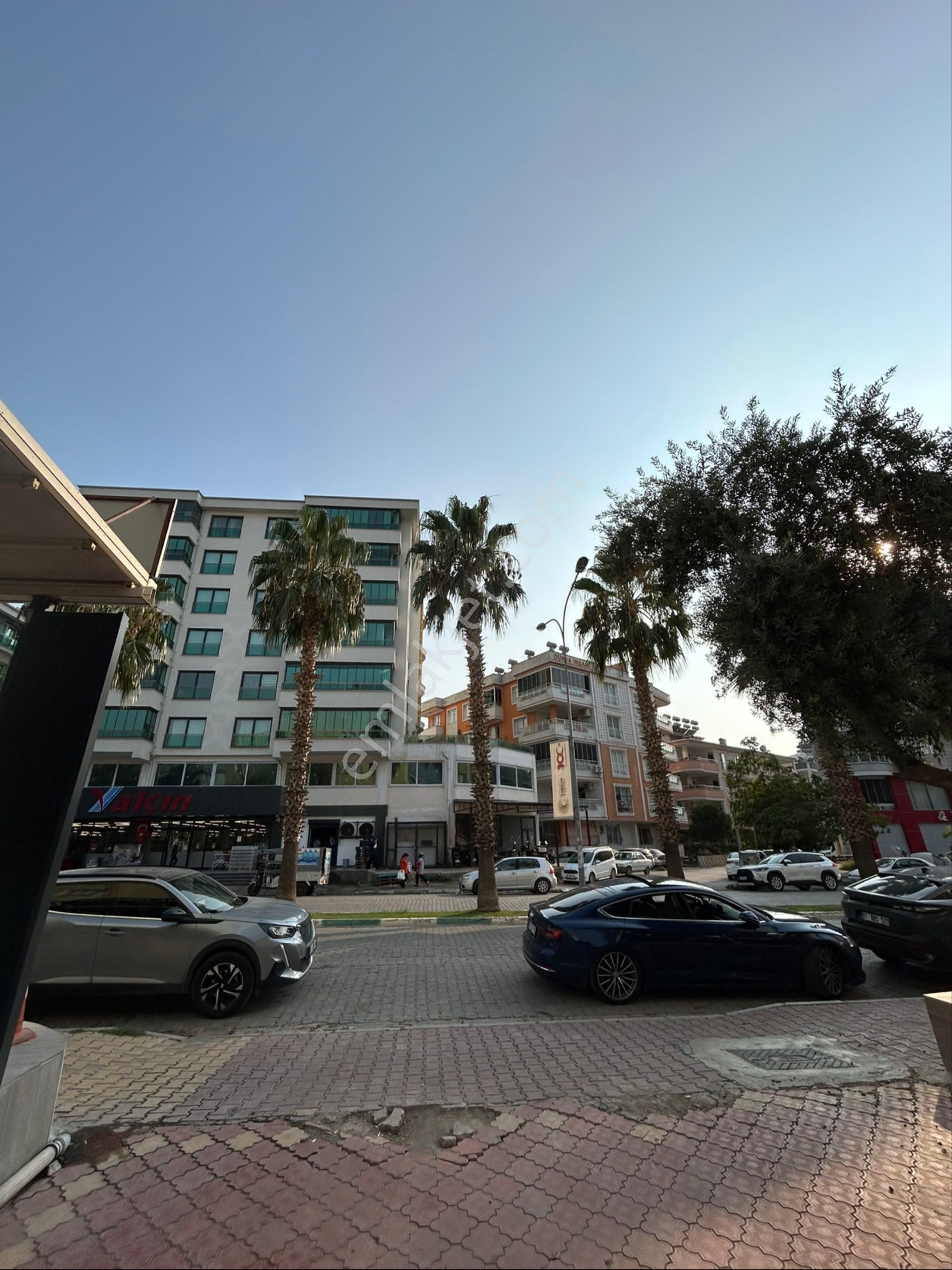 Devlet Bahçeli Bulvarı 3. Etapta Cadde Üzeri Daire