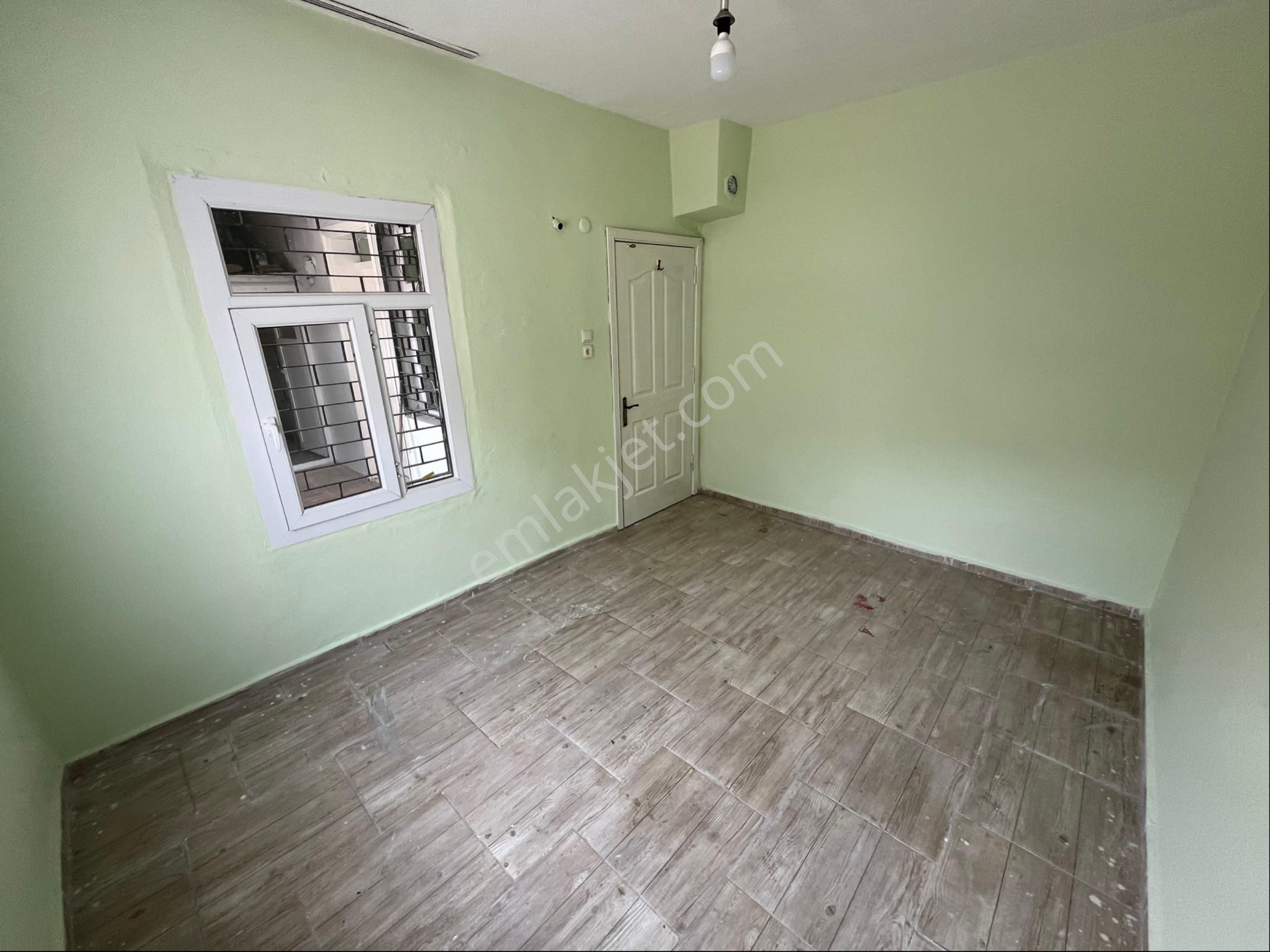 İz'den Mithatpaşada İçerisi Komple Yeniden Yapılmış 2+1 Daire - Görsel 14