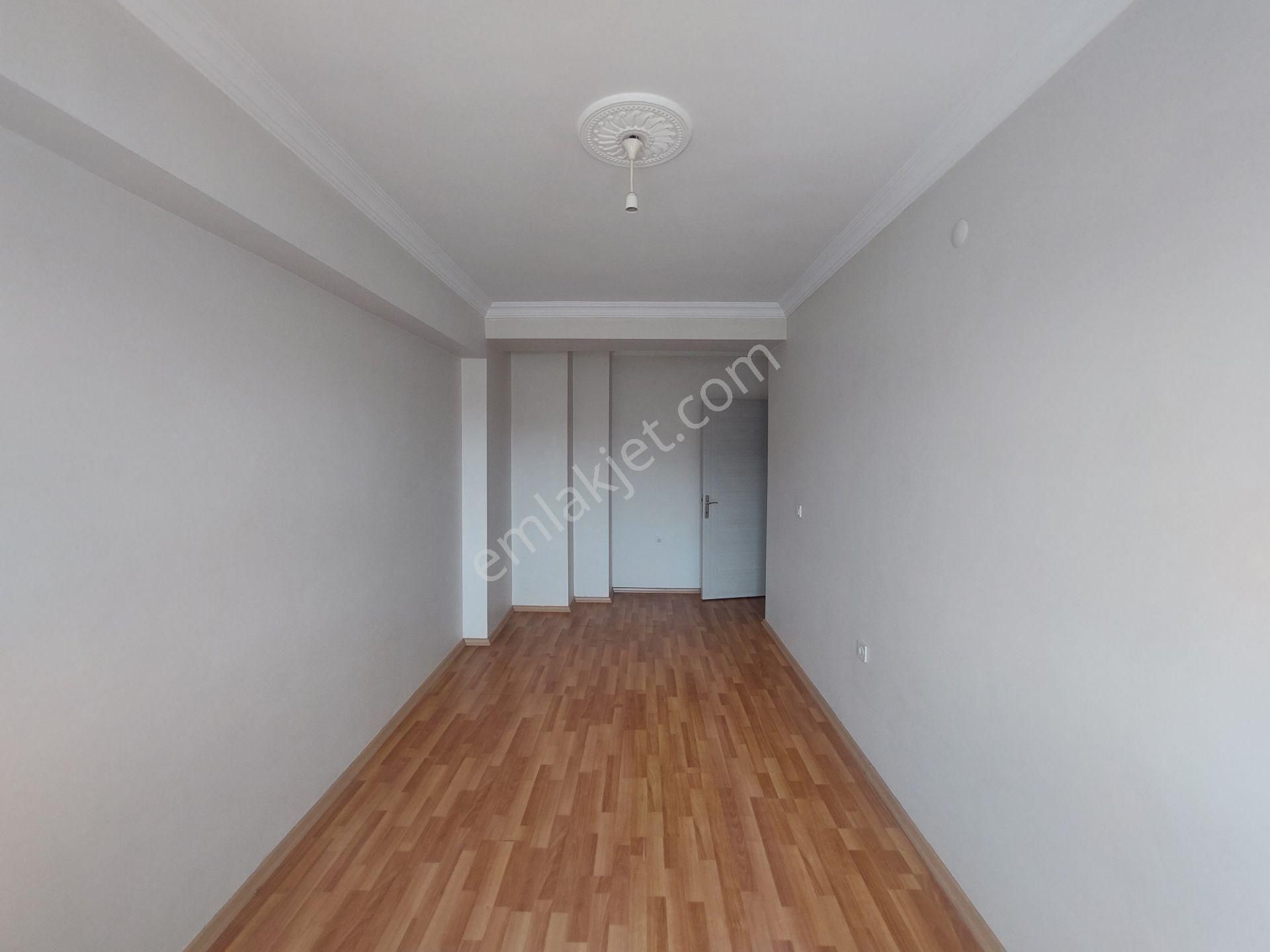 Cadde Üzeri Asansörlü Arakat Doğalgazlı Çift Cephe Geniş 1+1 - Görsel 17