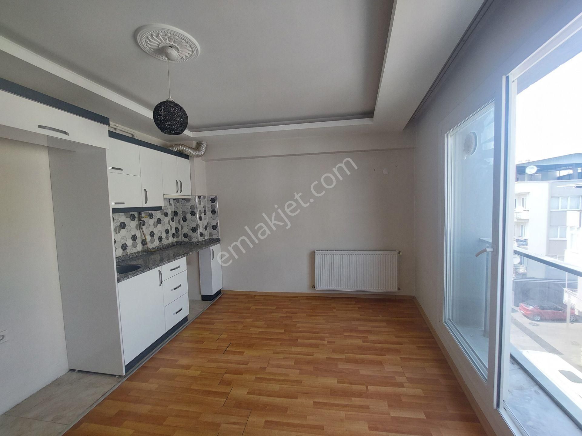 Cadde Üzeri Asansörlü Arakat Doğalgazlı Çift Cephe Geniş 1+1 - Görsel 3