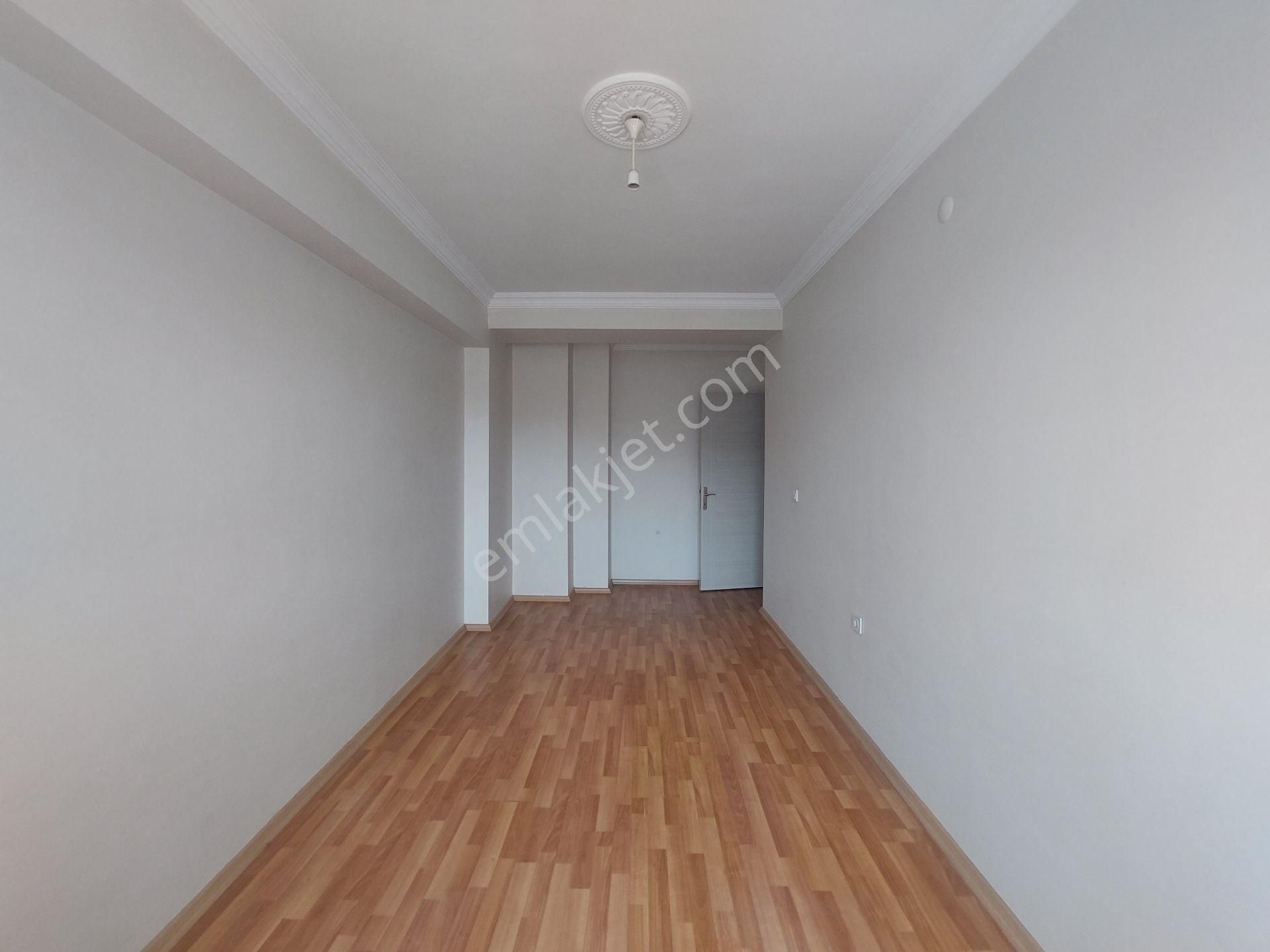 Cadde Üzeri Asansörlü Arakat Doğalgazlı Çift Cephe Geniş 1+1 - Görsel 18