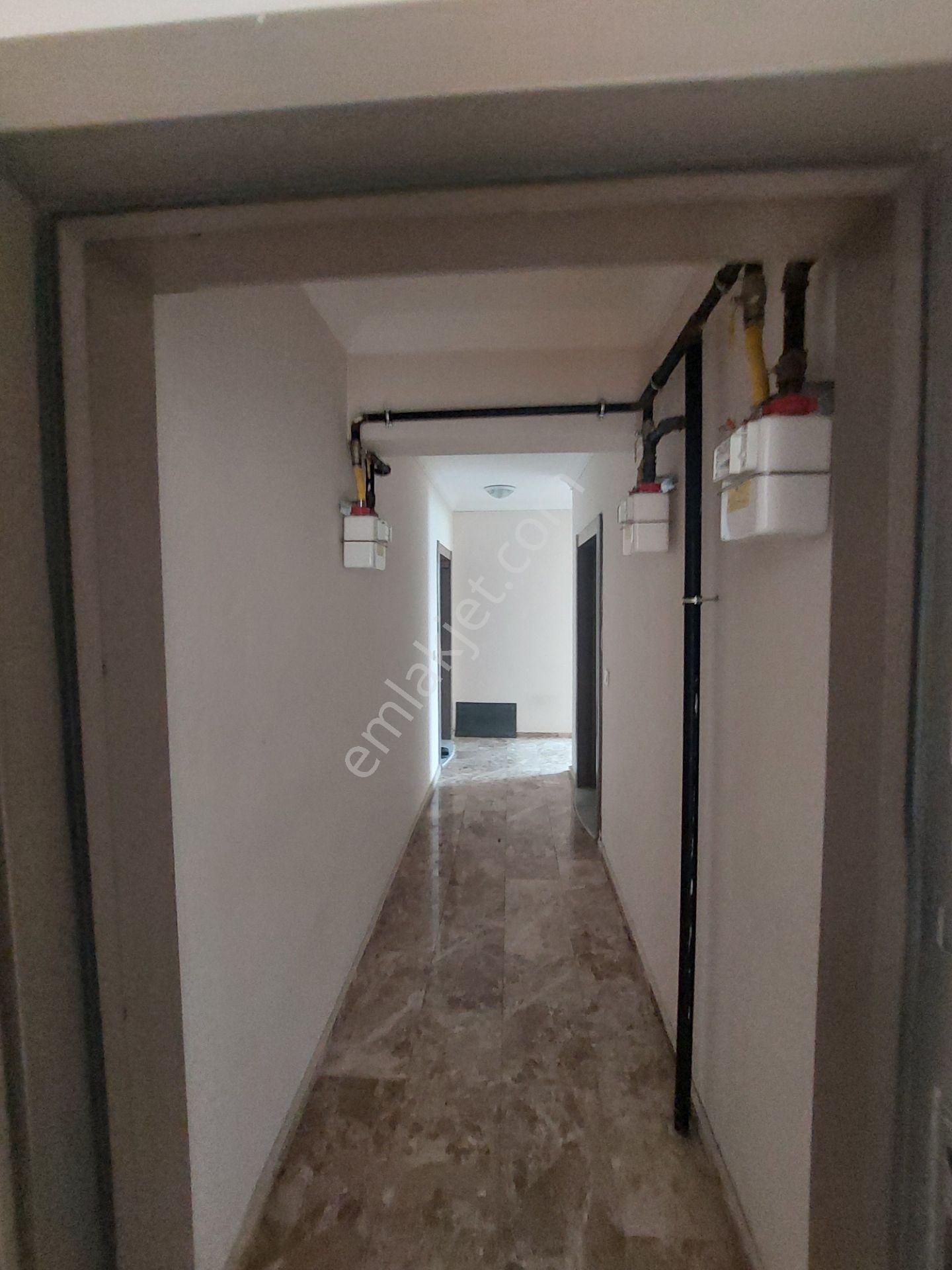 Cadde Üzeri Asansörlü Arakat Doğalgazlı Çift Cephe Geniş 1+1 - Görsel 20