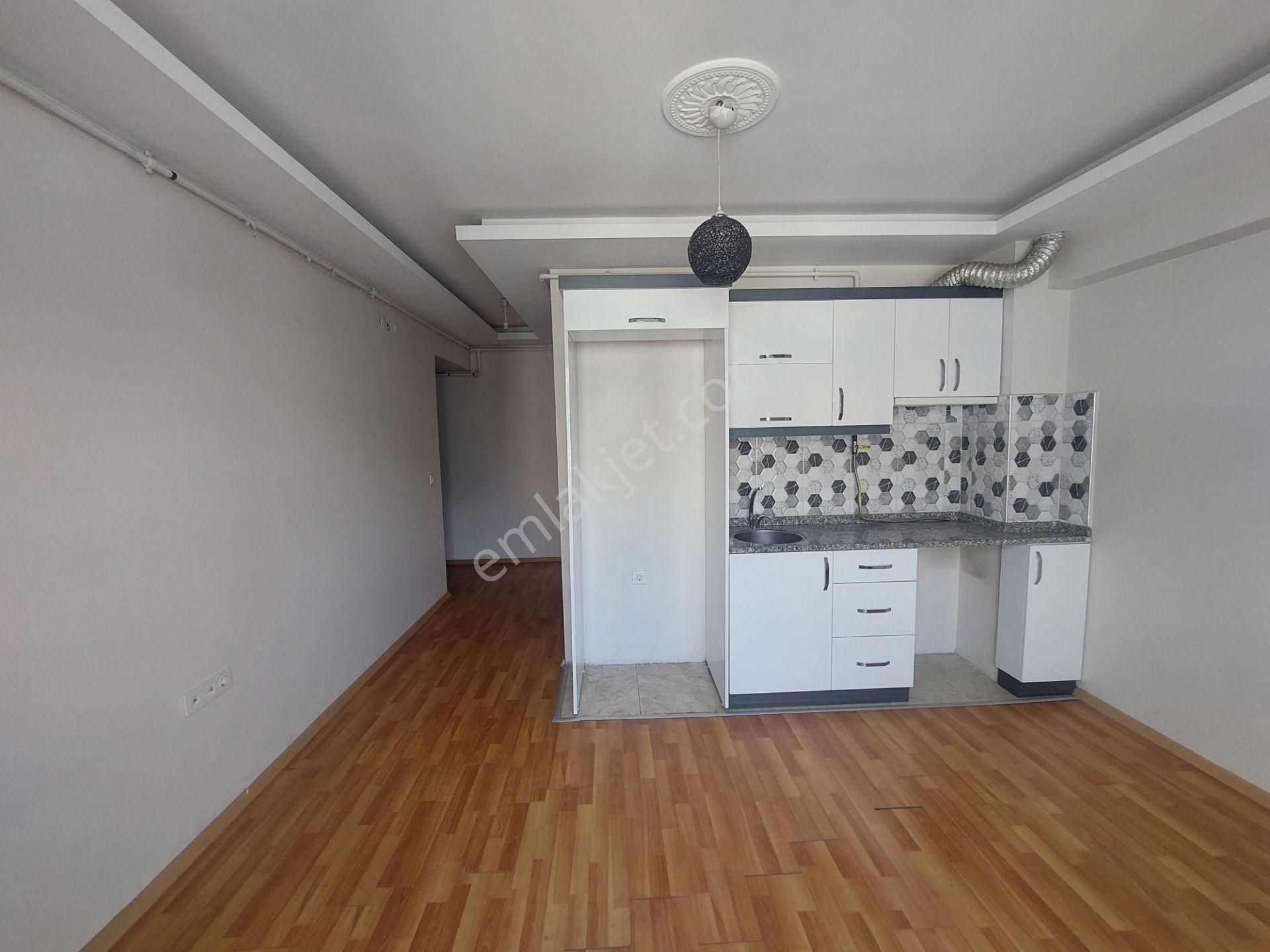 Cadde Üzeri Asansörlü Arakat Doğalgazlı Çift Cephe Geniş 1+1 - Görsel 7