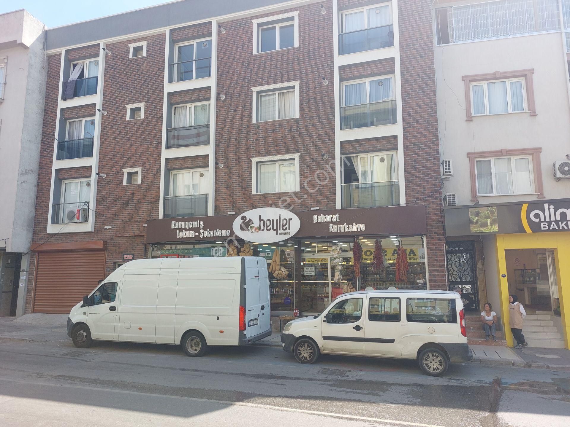 Cadde Üzeri Asansörlü Arakat Doğalgazlı Çift Cephe Geniş 1+1