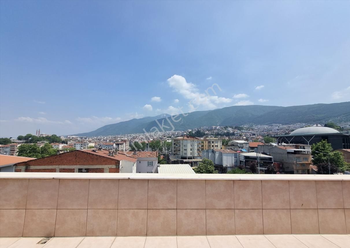 Morina Gayrimenkul'den Elmasbahçelerde Kiralık 3+1 Dubleks Daire