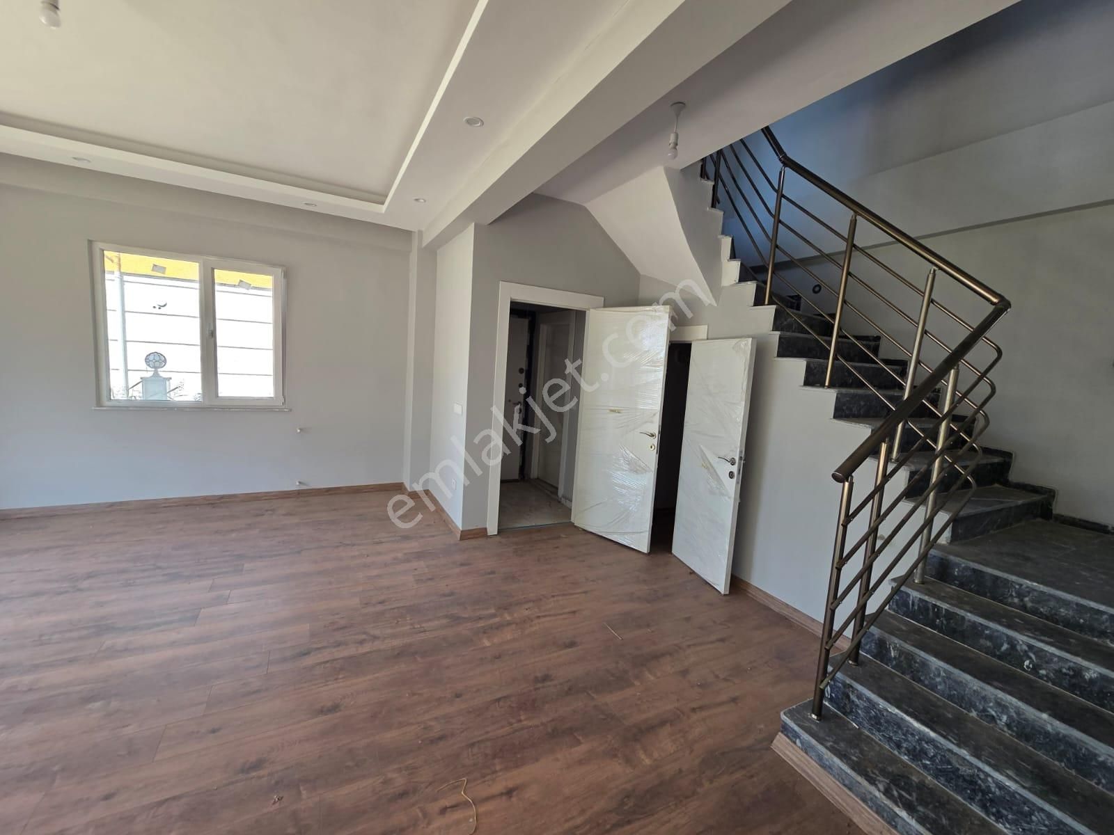 Haydar Emlaktan Yenicede Denize Sıfırhavuzlu Sitede Müstakil Dubleks Villa - Görsel 12