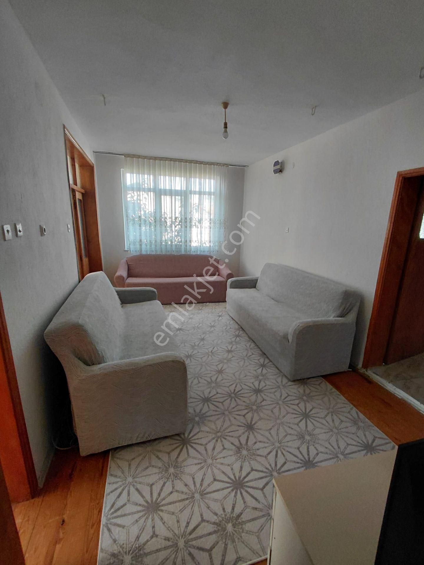 Isparta Merkez Bahçelievler Mahallesinde Kiralık Eşyalı Daire