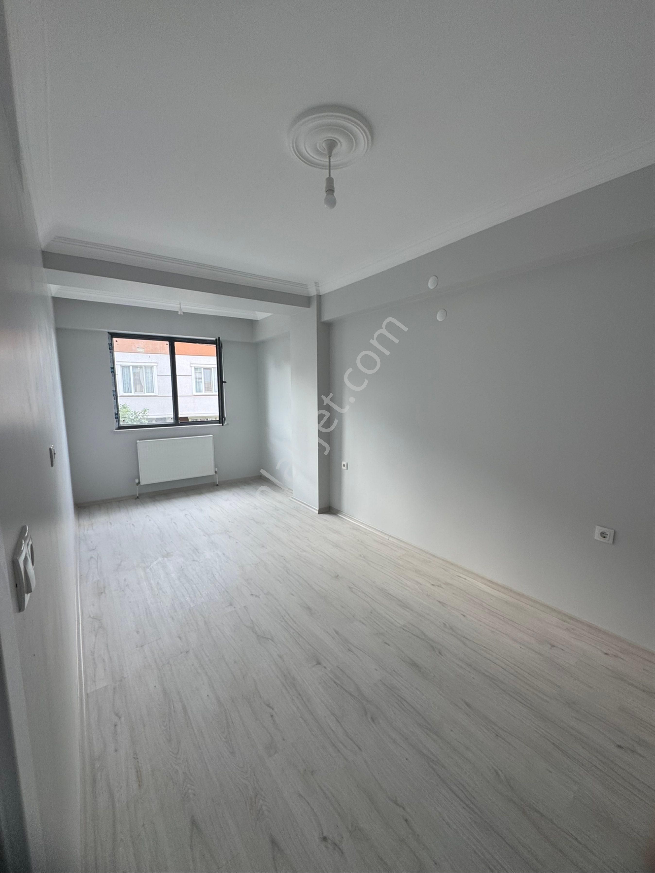 Havuzlaralın En İşlek Cadesinde Satılık Sıfır 2+1 Daire