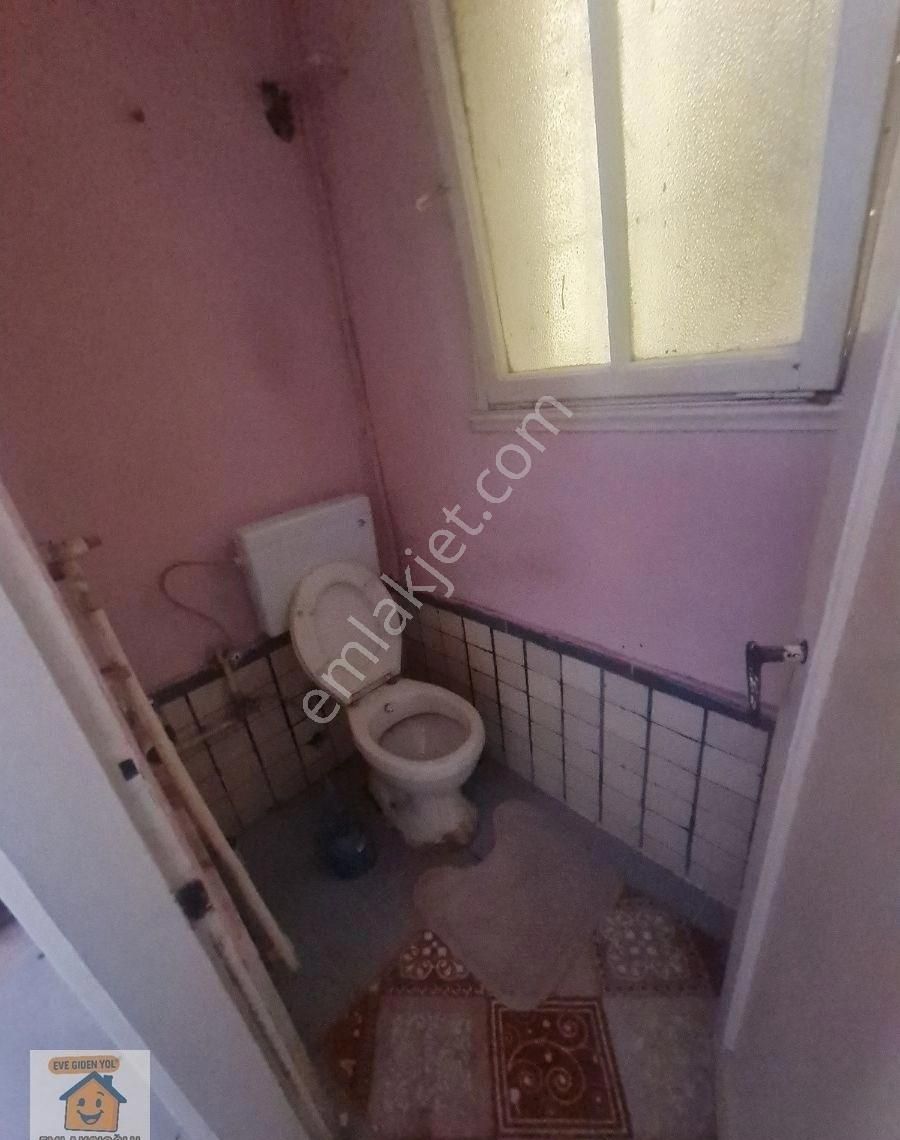 İzmir Konak Atilla Mahallesinde Satılık 2+1 Daire