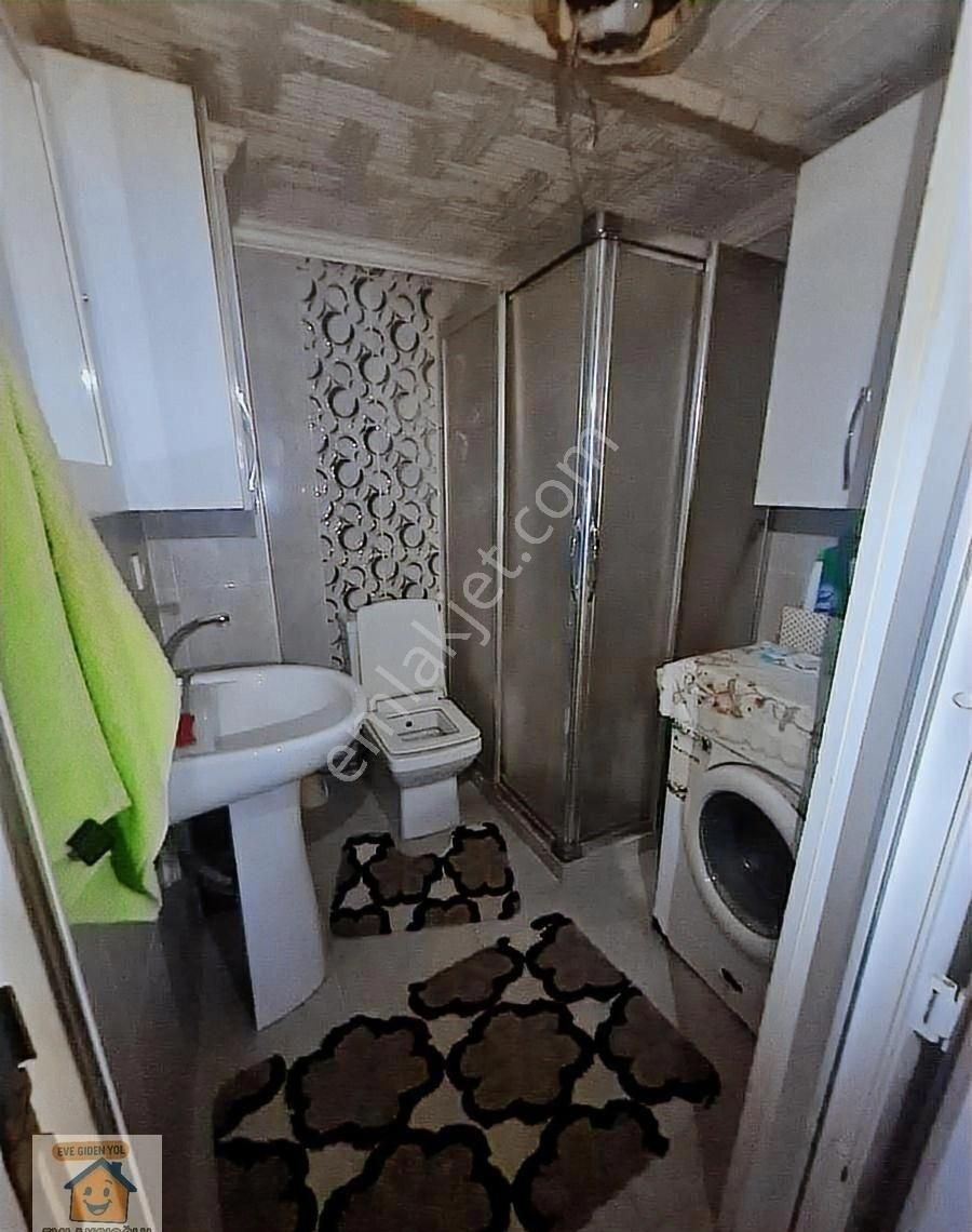 İzmir Konak Atilla Mahallesinde Satılık 2+1 Daire
