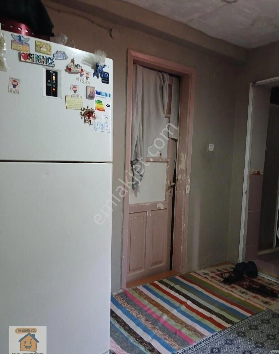 İzmir Konak Selçuk Mah De 2+1 2 Katlı Bahçeli Müstakil Ev - Görsel 23