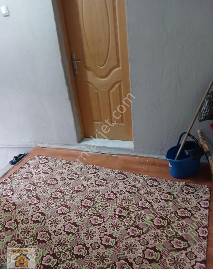 İzmir Konak Selçuk Mah De 2+1 2 Katlı Bahçeli Müstakil Ev - Görsel 16