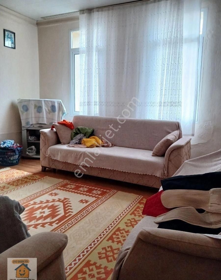 İzmir Konak Selçuk Mah De 2+1 2 Katlı Bahçeli Müstakil Ev - Görsel 9