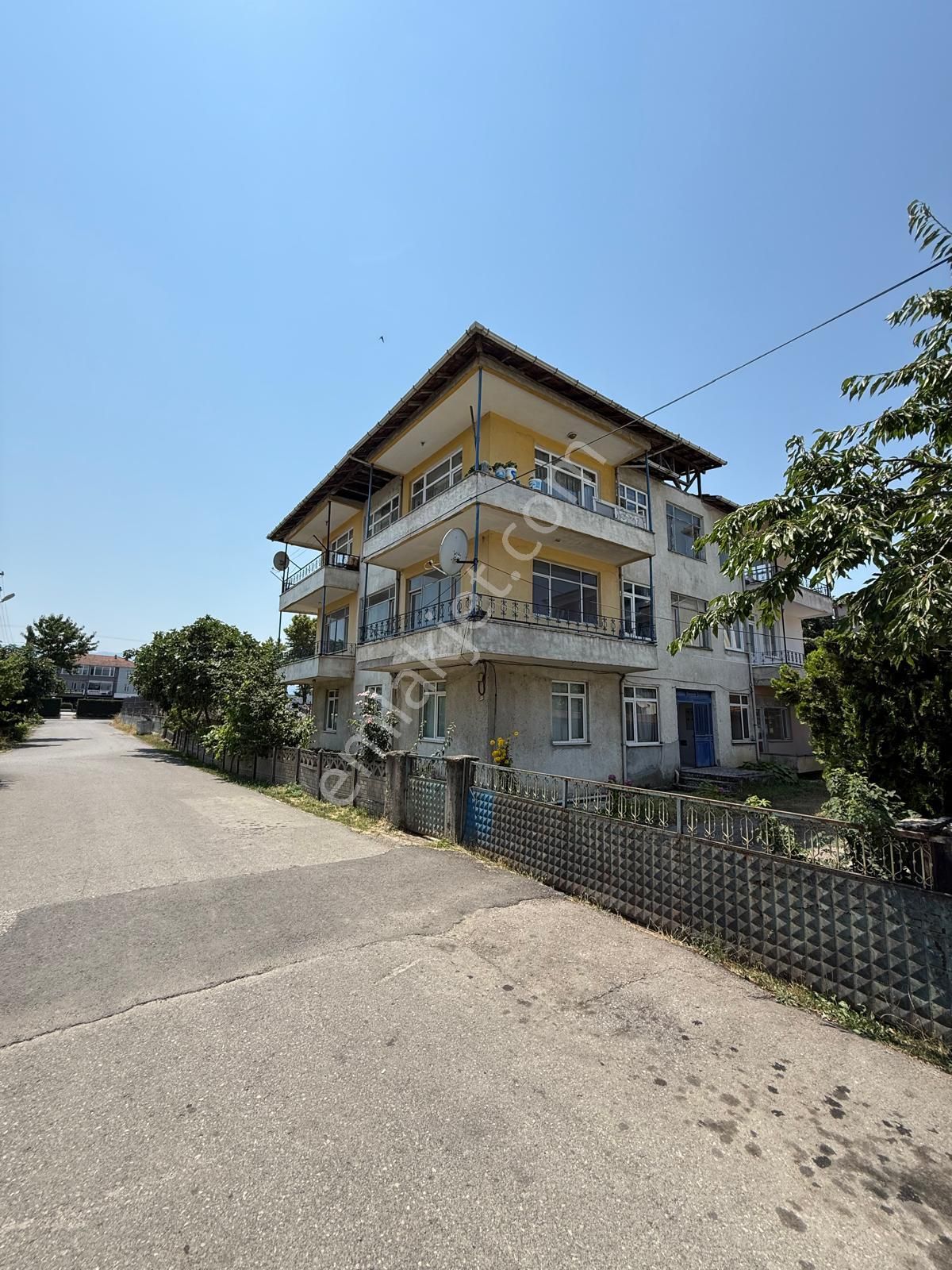 Fatih Mahallesinde Ayrı Mutfak Net: 80 M2 Satılık 2+1 Daire