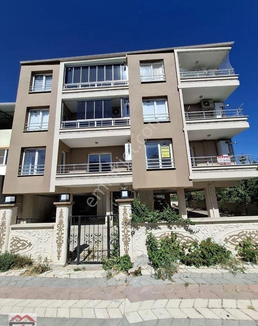 Akhisar Cumhuriyet Fahri Sertel Emlaktan Kiralık 3+1 Daire