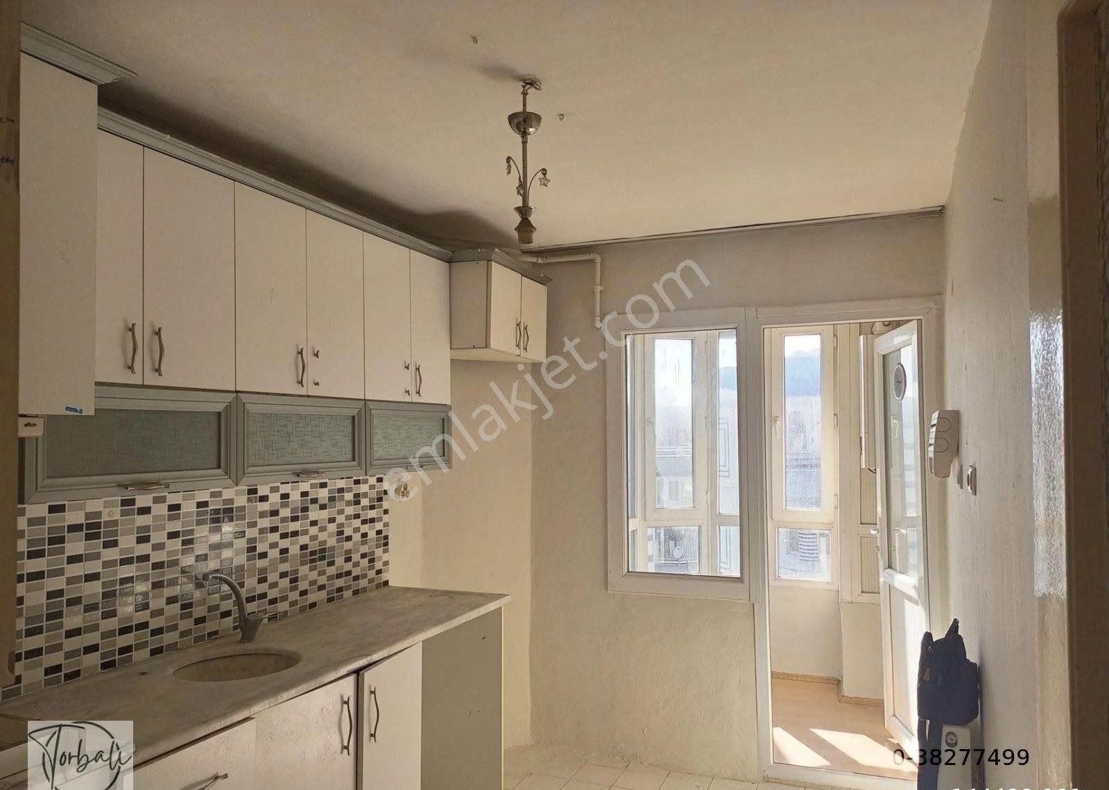 Torbalı Emlak'tan Torbalı Cumhuriyet Mah. 95m2 2+1 D.gazlı, Mazaralı Dairemiz Kiralıktır