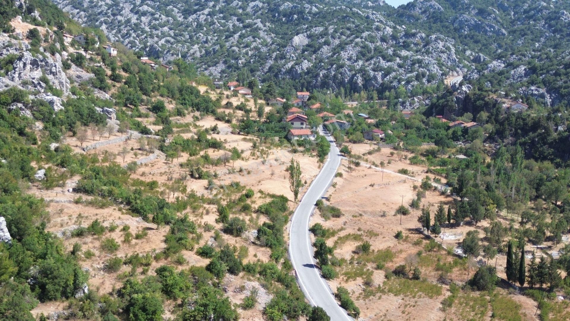 Antalya Akseki Sadıklarda Satılık Köye Yakın Tarla - Görsel 2