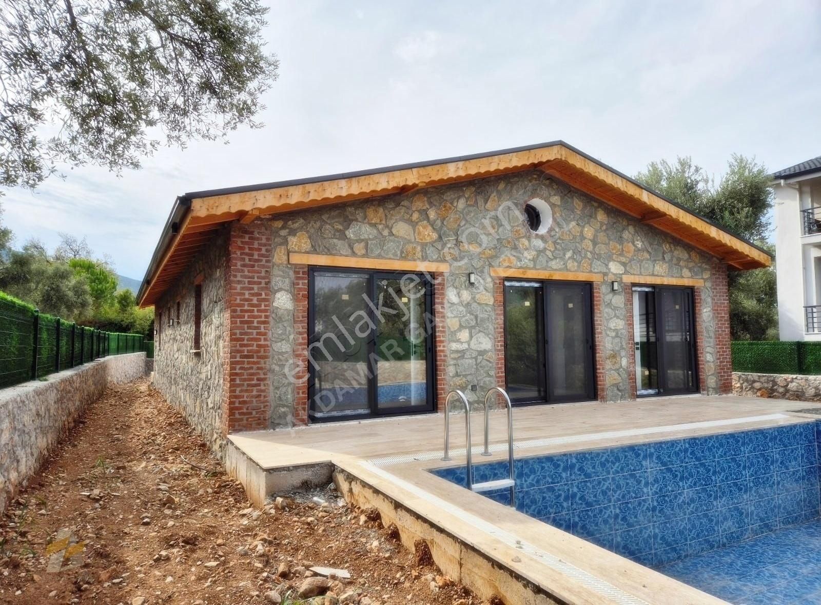 Esenköy'de 2 Ayrı İskanlı 2 Villa Tek Villa Fiyatına