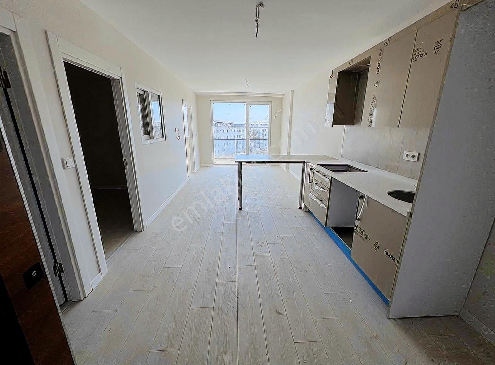 Aydınevler Marmara Üni Yanı Site İçerisinde Kiralık 2+1 Daire