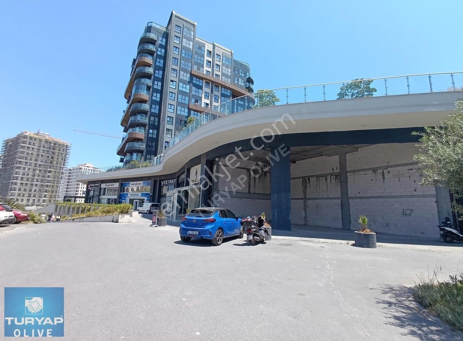 Nef Bahçelievler Sitesinde 150 M2 Kiralık Köşe Dükkan Mağaza