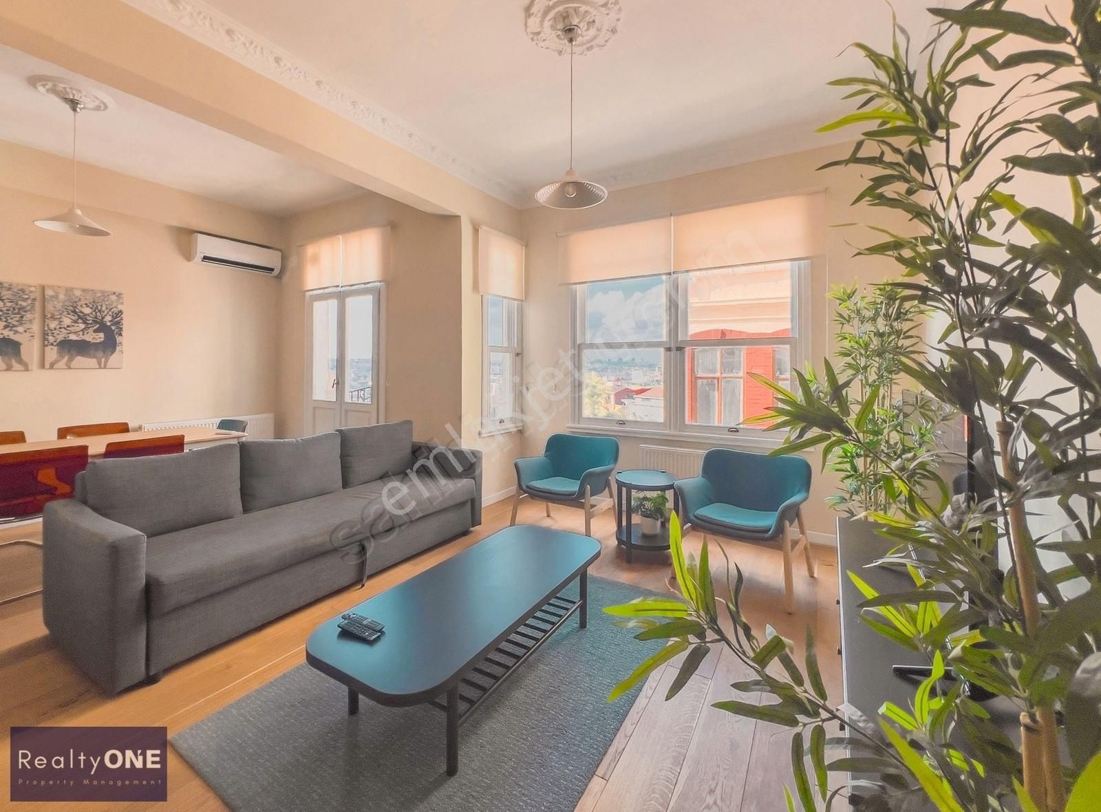 Furnished, High Ceiling, Historical Building İn Beyoğlu Galata