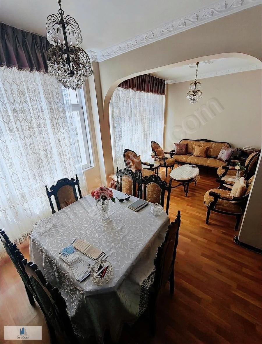 Öz Güler Gayrimenkul'den Merkezi Konumda 1+1 Satılık Daire