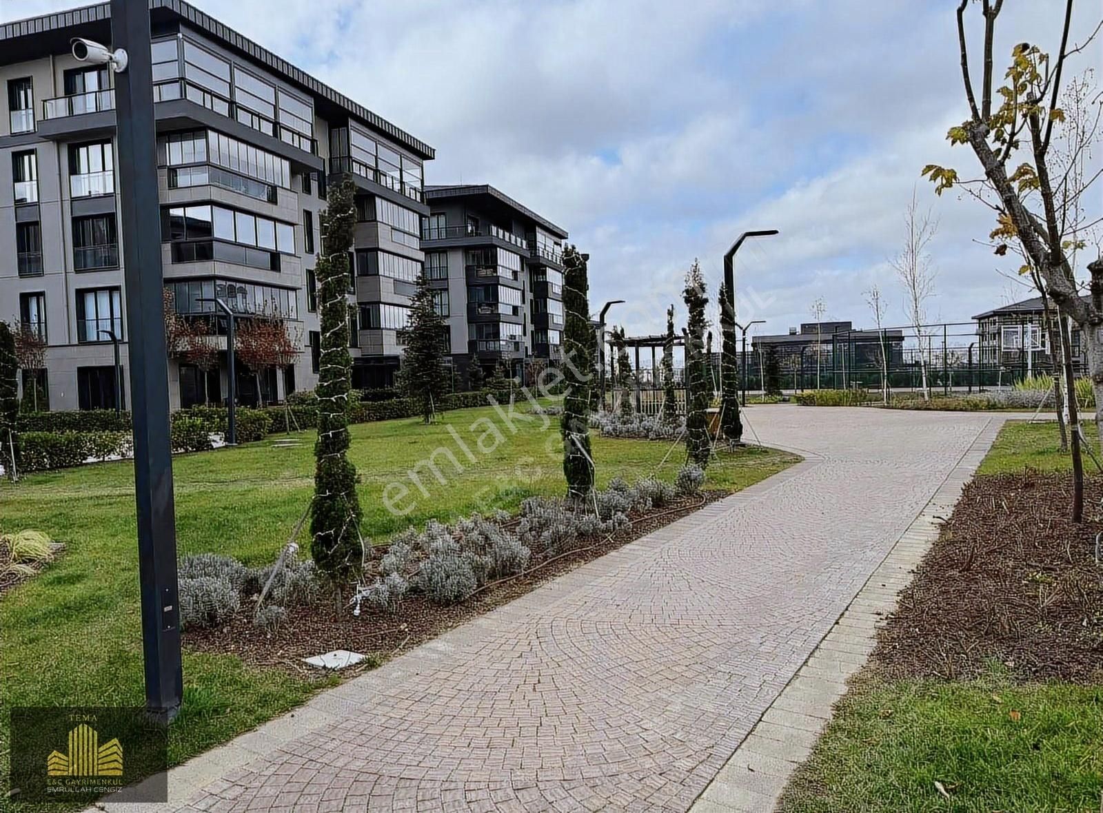 E&c Tema İstanbul 2 De Satılık 3+1 210 M2 Ful Tadilatlı Daire