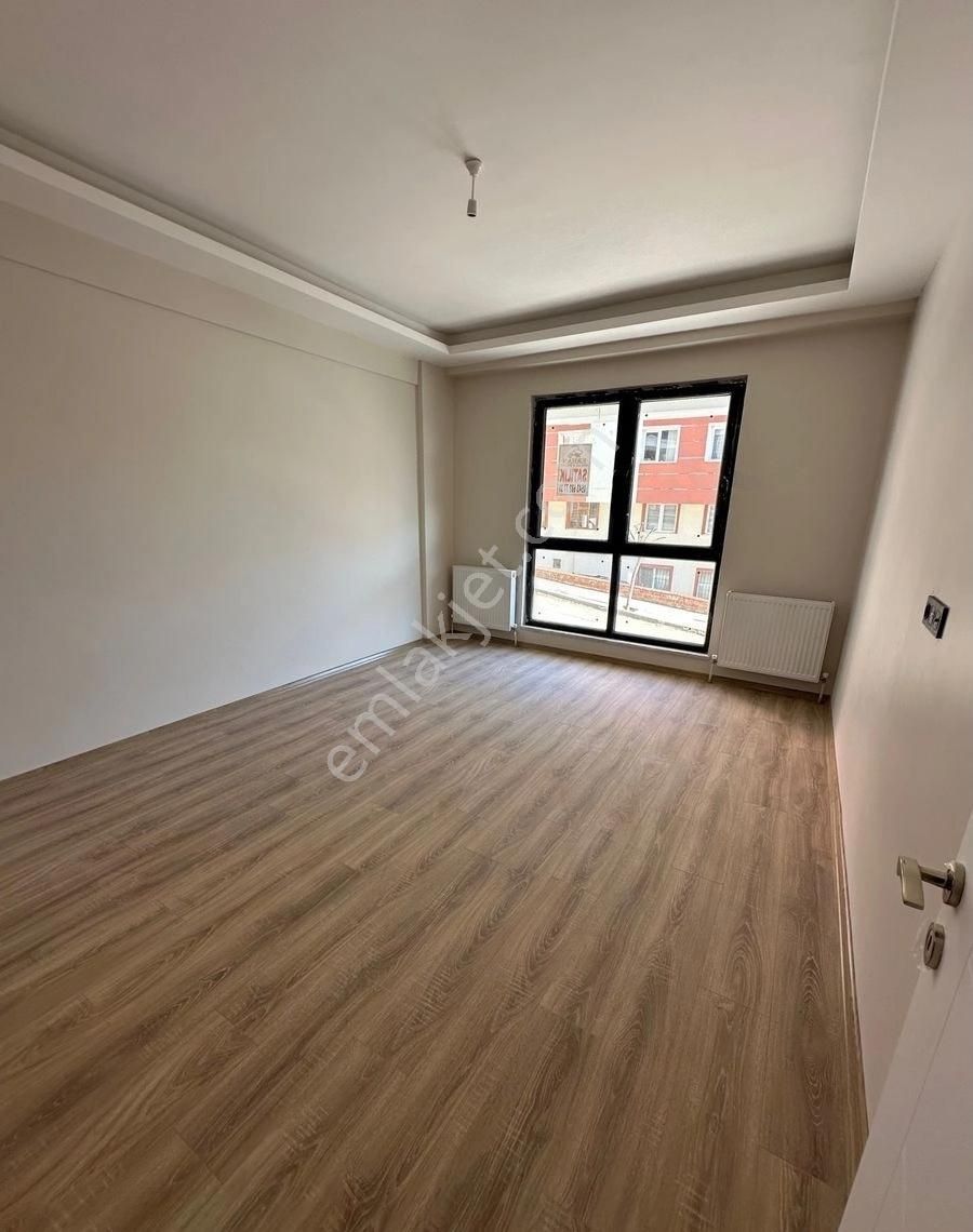 Hasan Bulgur Emlaktan İsmail Kakaç Okulu Yanında Sıfır 3+1 Daire