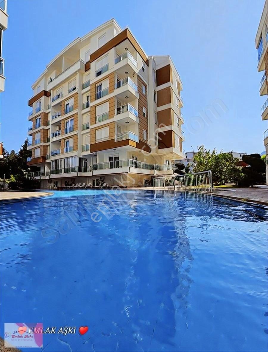 Emlak Aşkı ️ Site İçinde Havuzlu Kapalı Otopark Acil Satılık