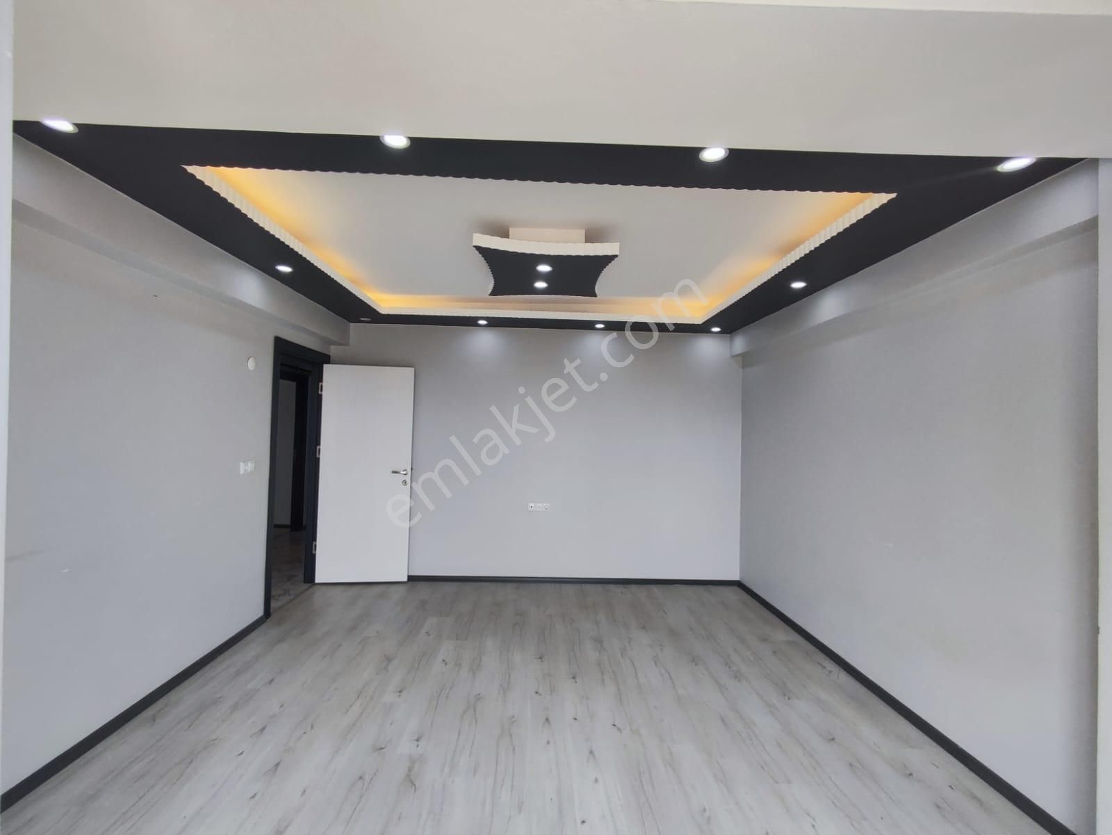 Kapaklı Vatan Mahallesi Yeni Devlet Hastanesi Mevkinde Kiralık Ara Kat 2+1 Daire