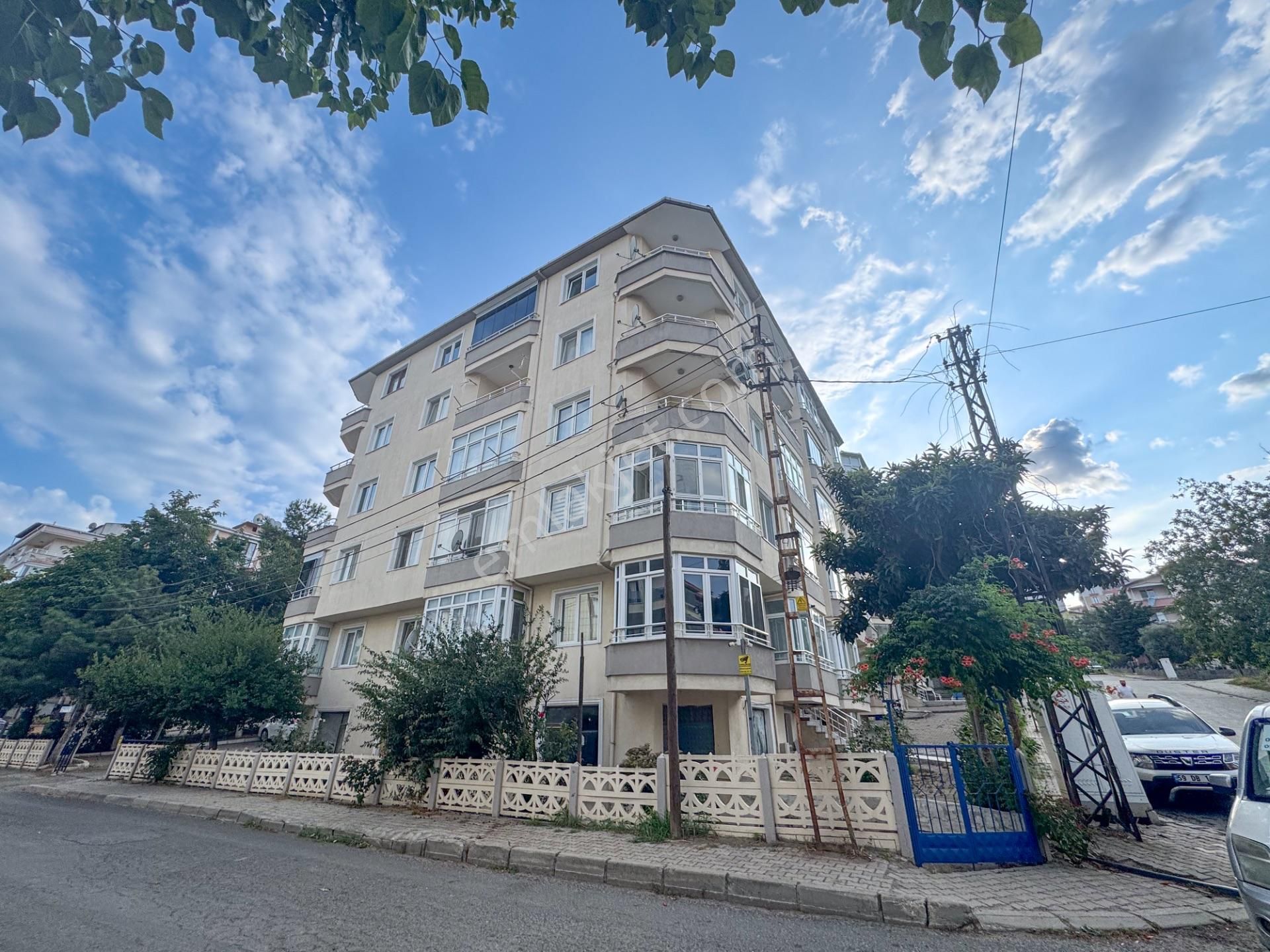 Altınova Mah. Site İçerisinde Deniz Manzaralı Satılık 2+1 Daire